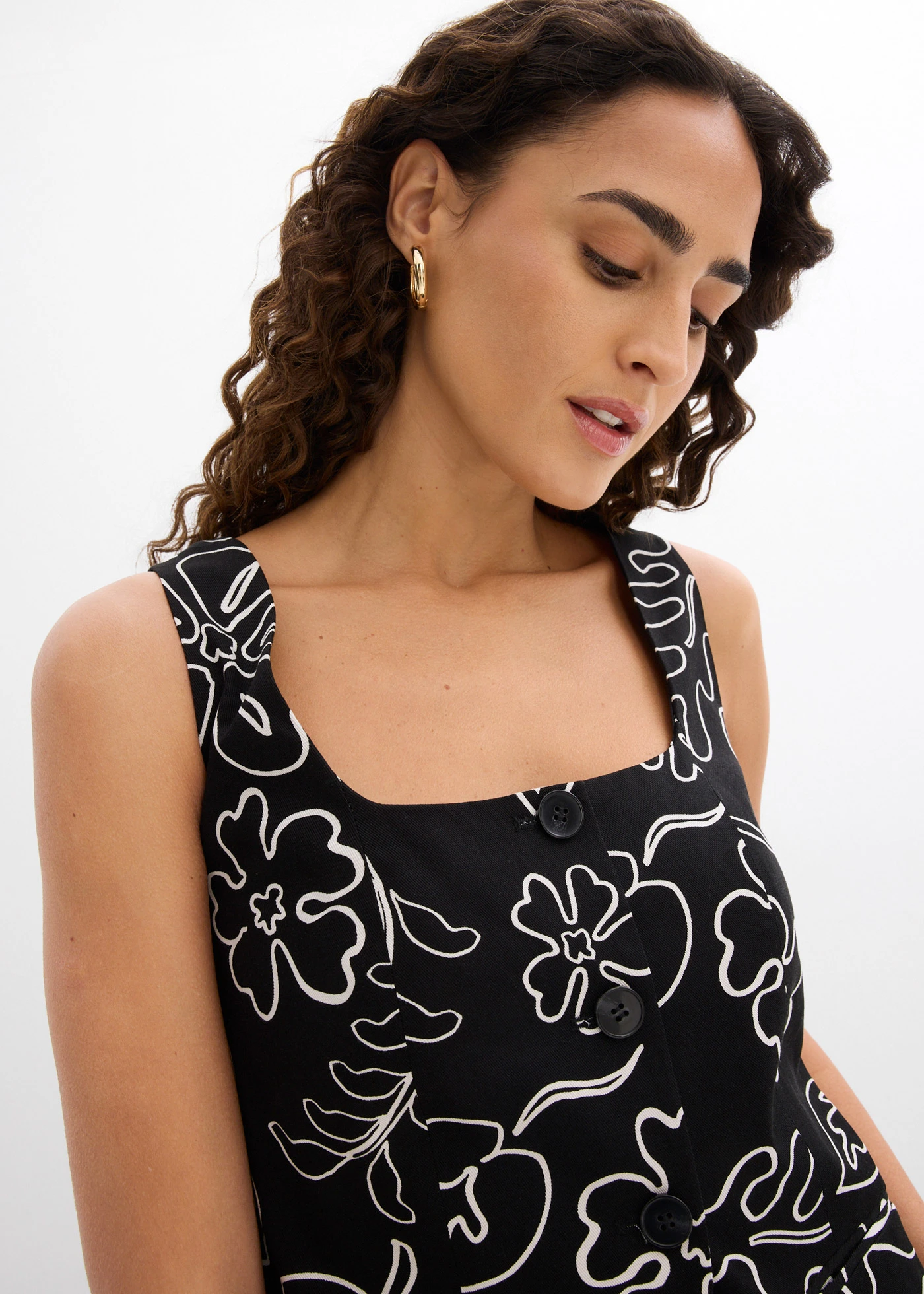 Vestă-taior • negru cu imprimeu • magazin bonprix