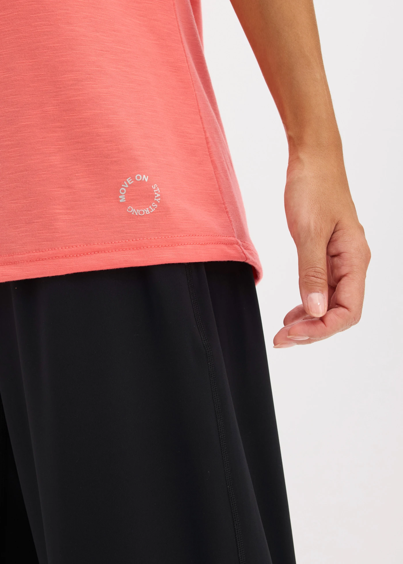 Bluză sport cu uscare rapidă (set/2 buc.) • pink corai+negru • magazin bonprix