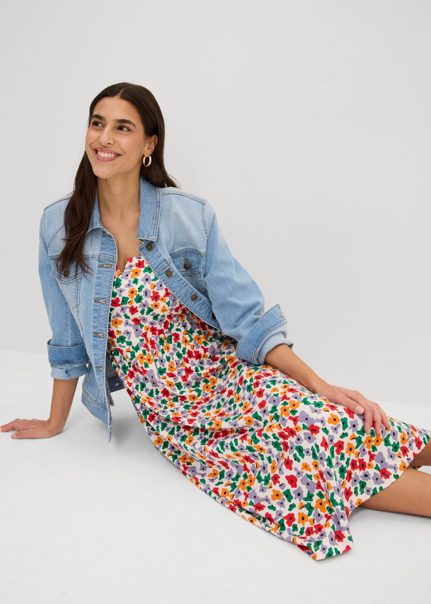 Rochie din material cu bumbac și viscoză • ecru/negru/oranj fluorescent/roșu-căpșună/violet fumuriu/verde-nestemată • magazin bonprix