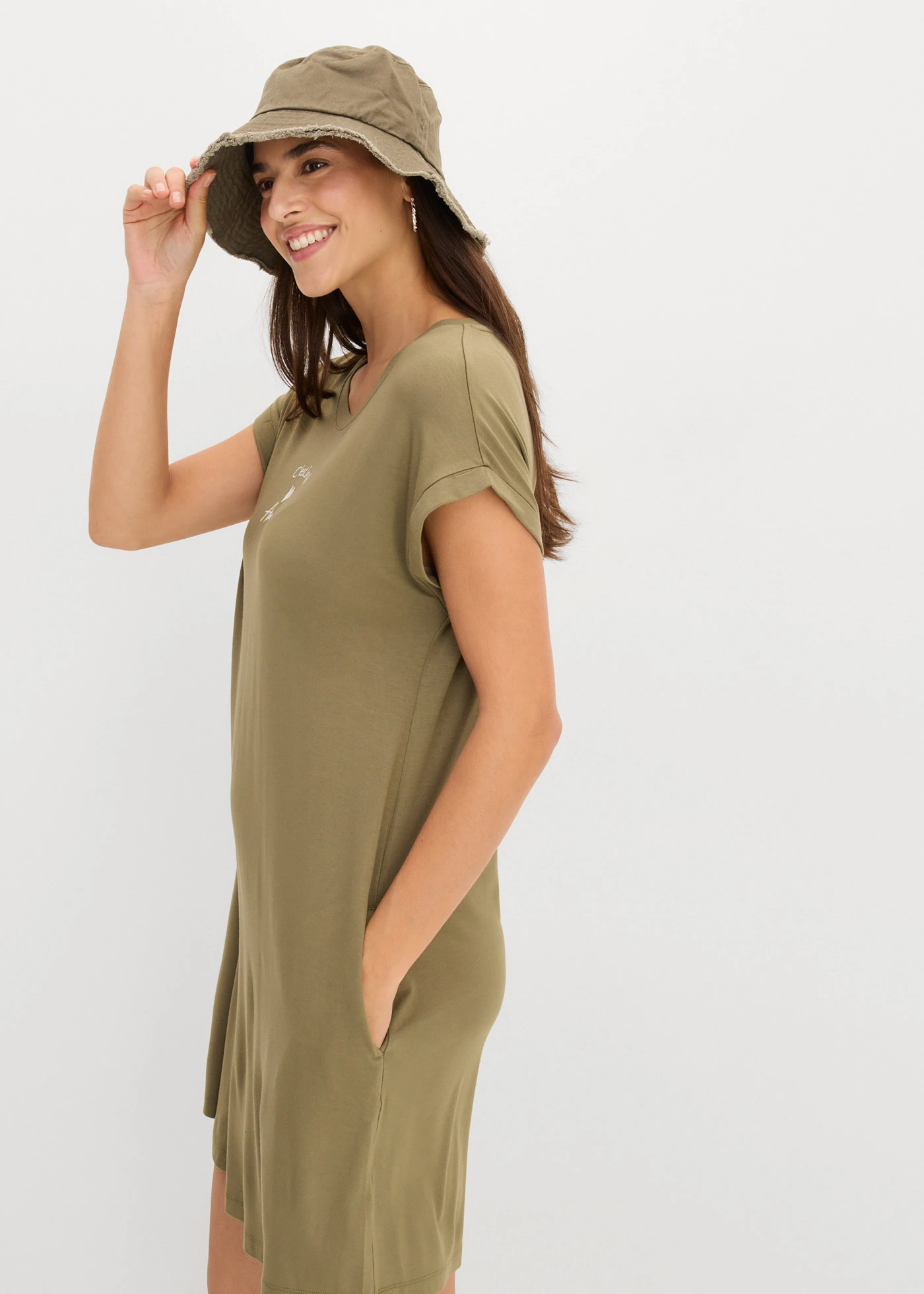 Robe en jersey viscose extensible avec broderie poitrine • olive • Boutique bonprix