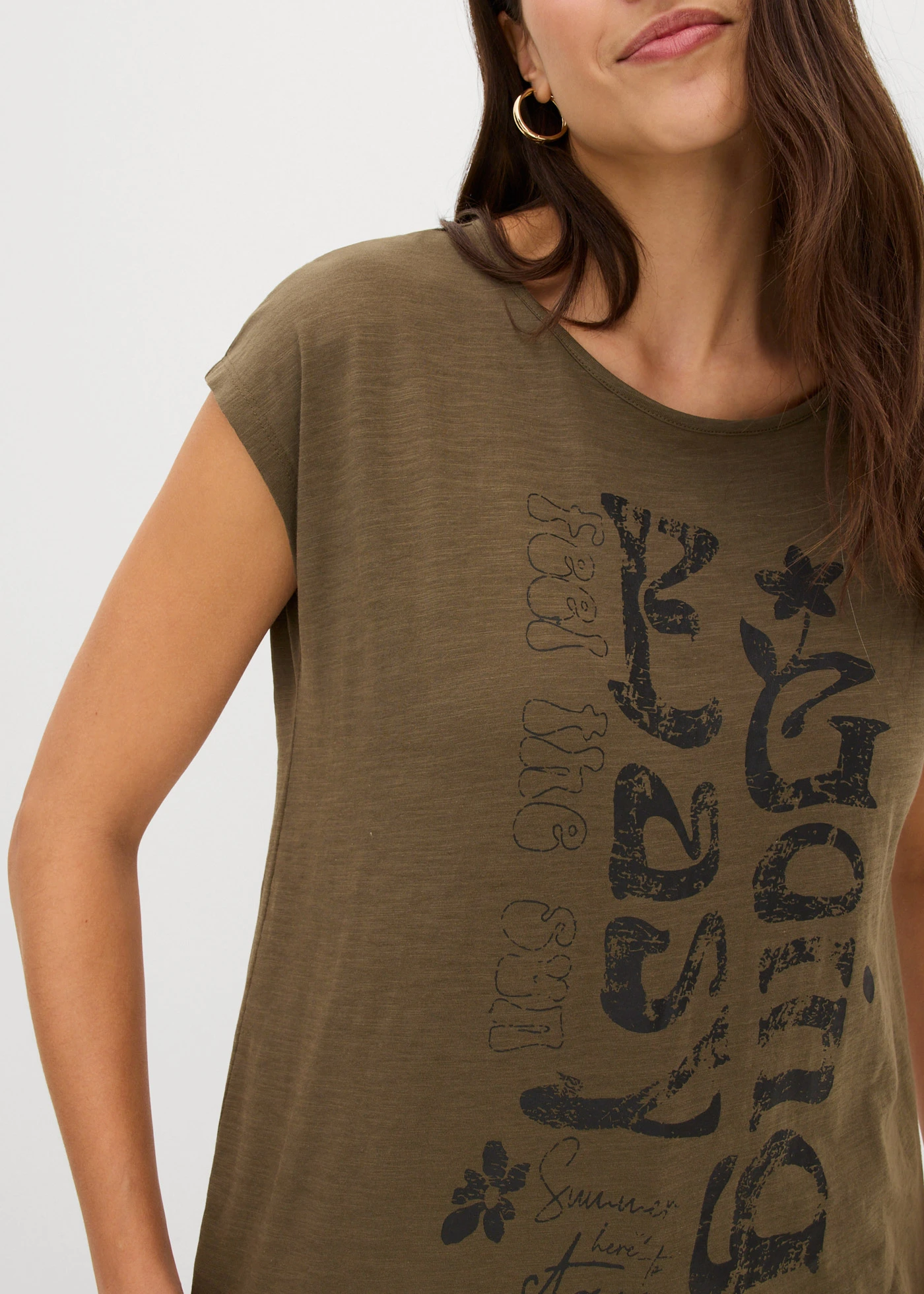 Longshirt van biologisch katoen • donkerolijfgroen/zwart grafische print • bonprix online shop