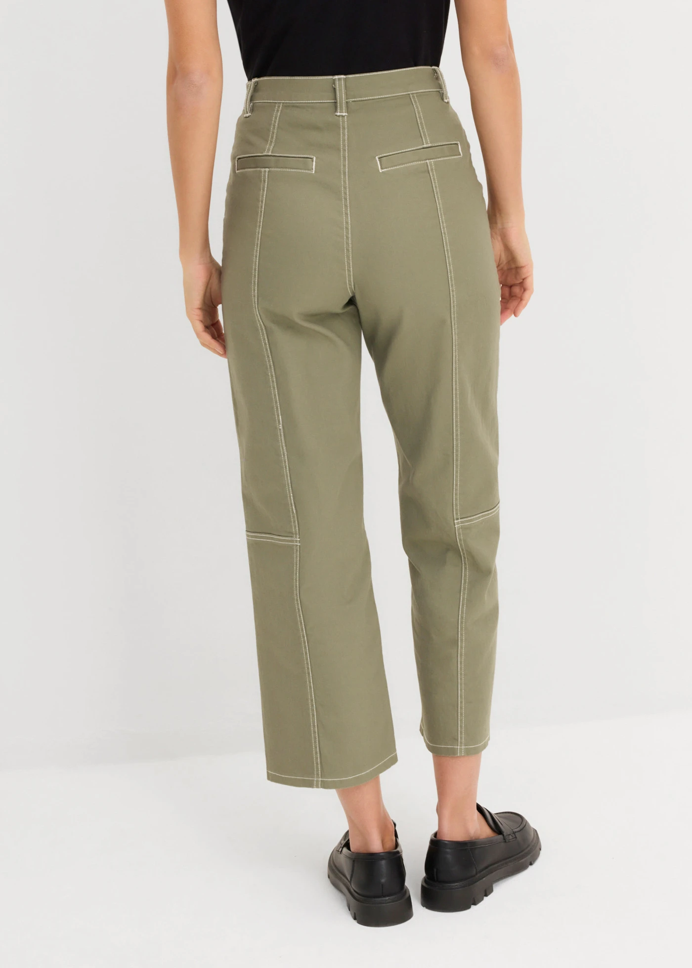 Pantalon raccourci en twill coton extensible • olive • Boutique bonprix