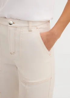 Zkrácené keprové kalhoty ze směsi bavlny a elastanu • perlově bílá • bonprix obchod