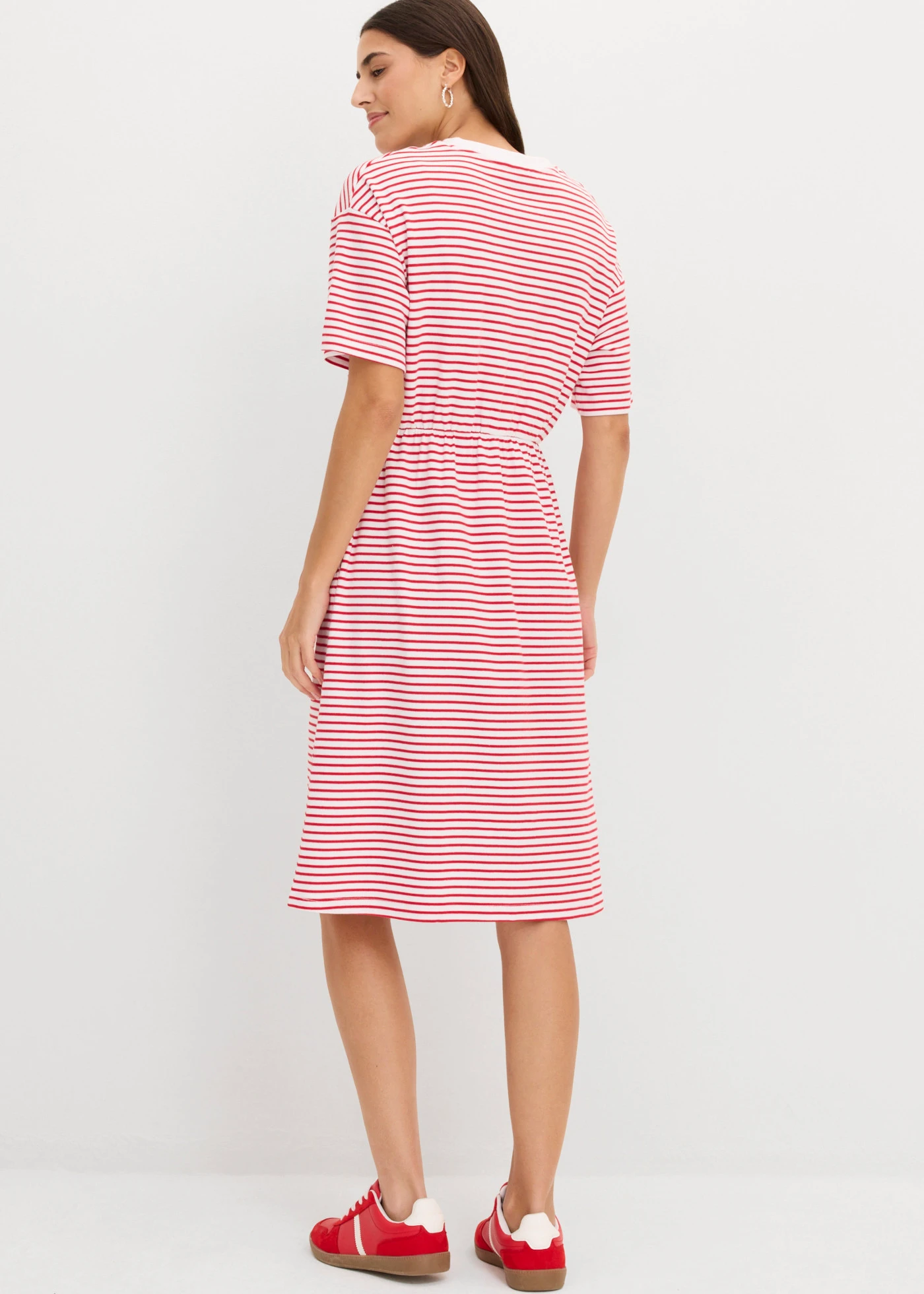 Robe en jersey 100% coton • rouge-blanc rayé • Boutique bonprix