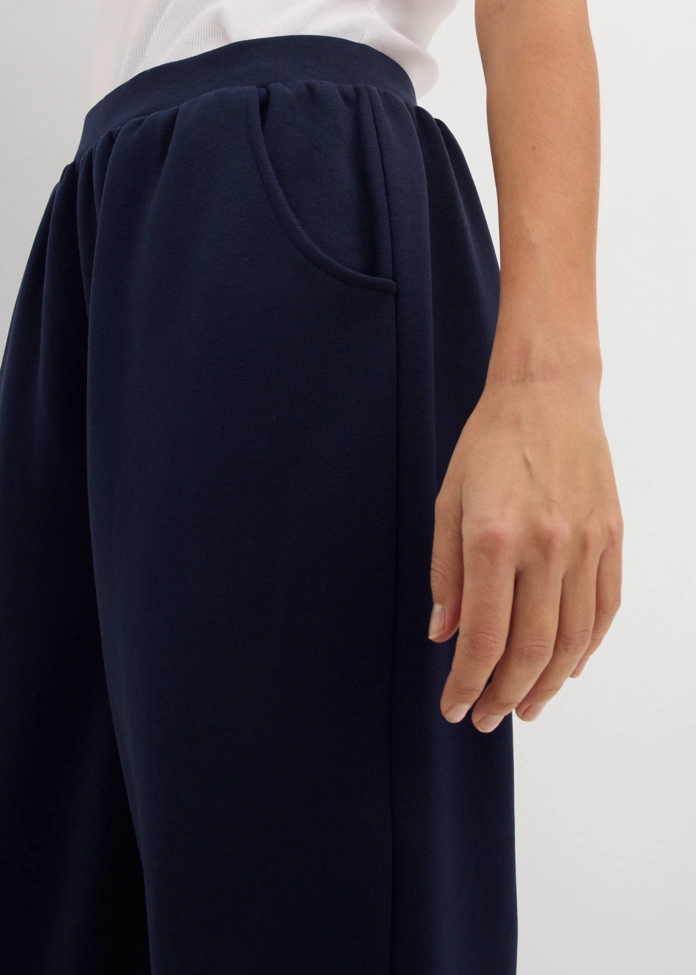 Sweatpants, ballonlijn • donkerblauw • bonprix online shop