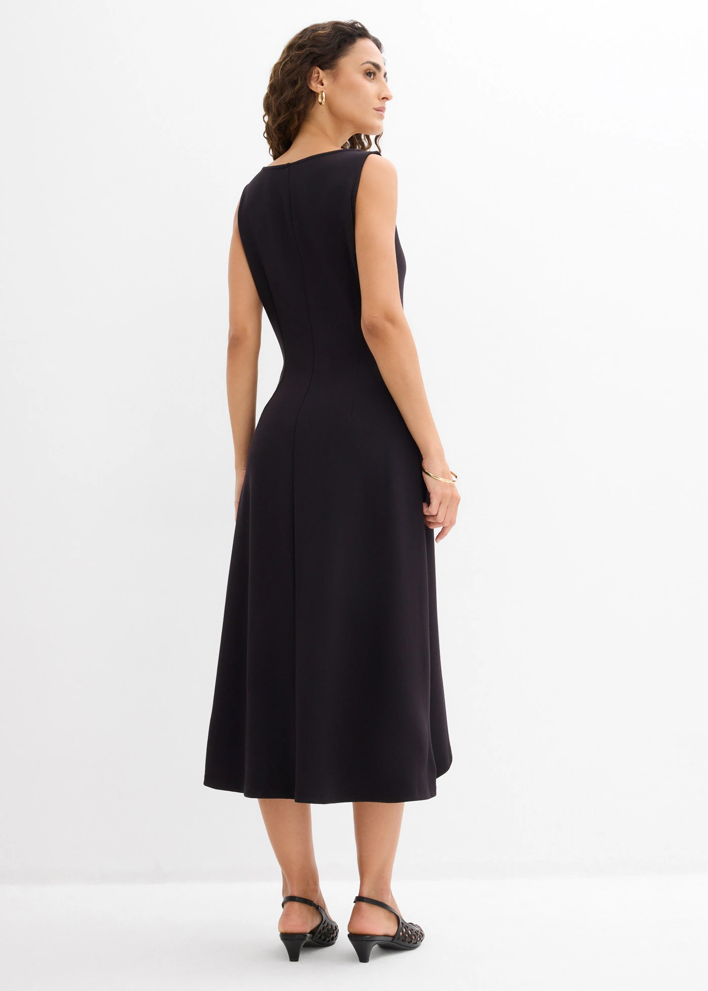 Robe en jersey fluide • noir • Boutique bonprix