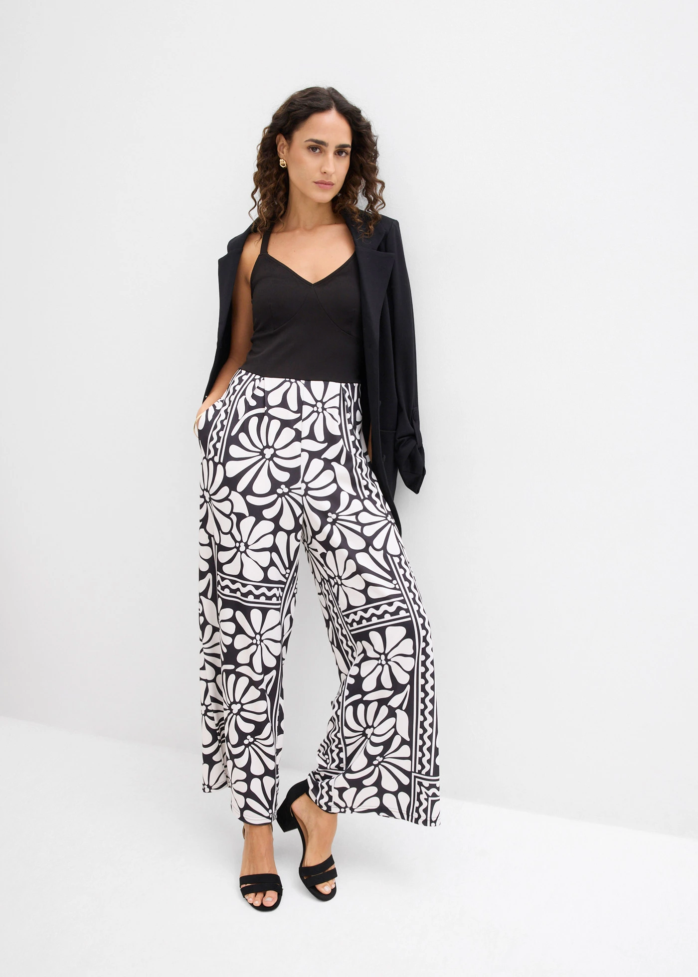 Combinaison en jersey • noir imprimé • Boutique bonprix