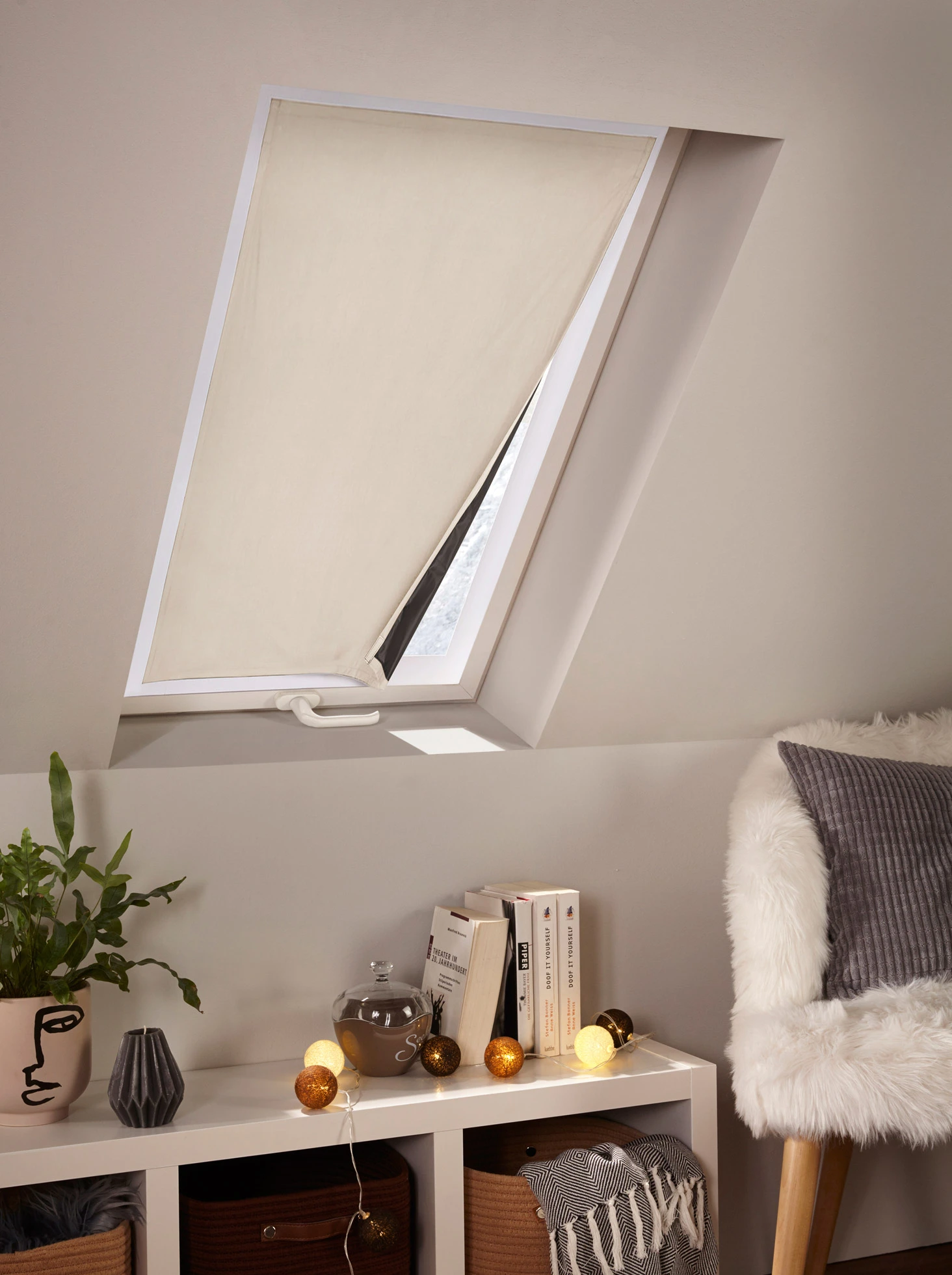 Verduisterende raamfolie met klittenband • crème • bonprix online shop