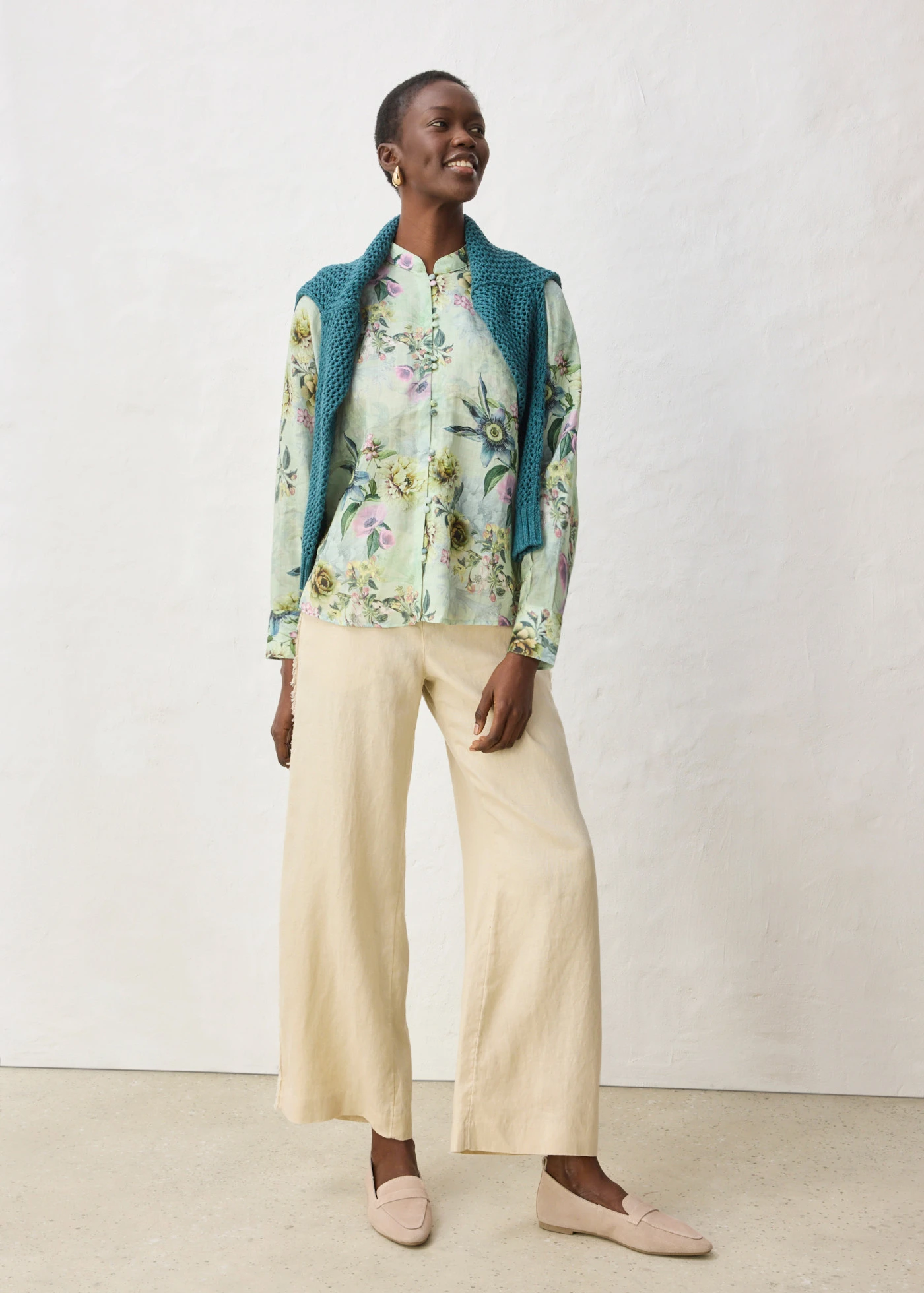 Blouse volantée en ramie rafraîchissante • vert pâle floral • Boutique bonprix