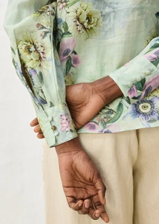 Blouse volantée en ramie rafraîchissante • vert pâle floral • Boutique bonprix