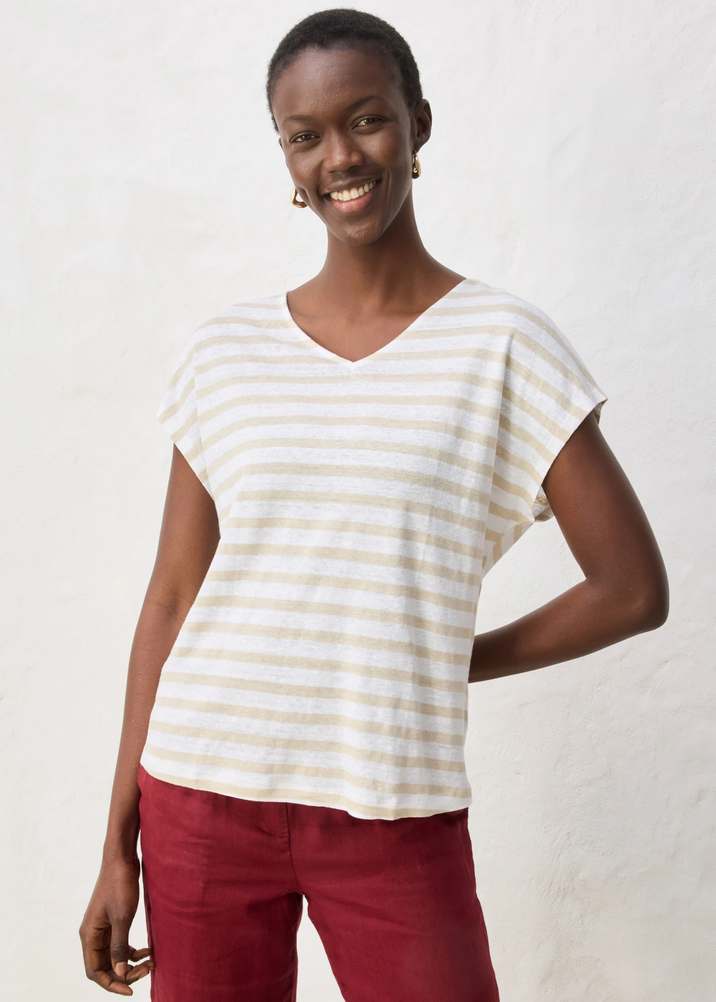 T-shirt 100% lin à manches chauve-souris • sable clair/blanc rayé • Boutique bonprix