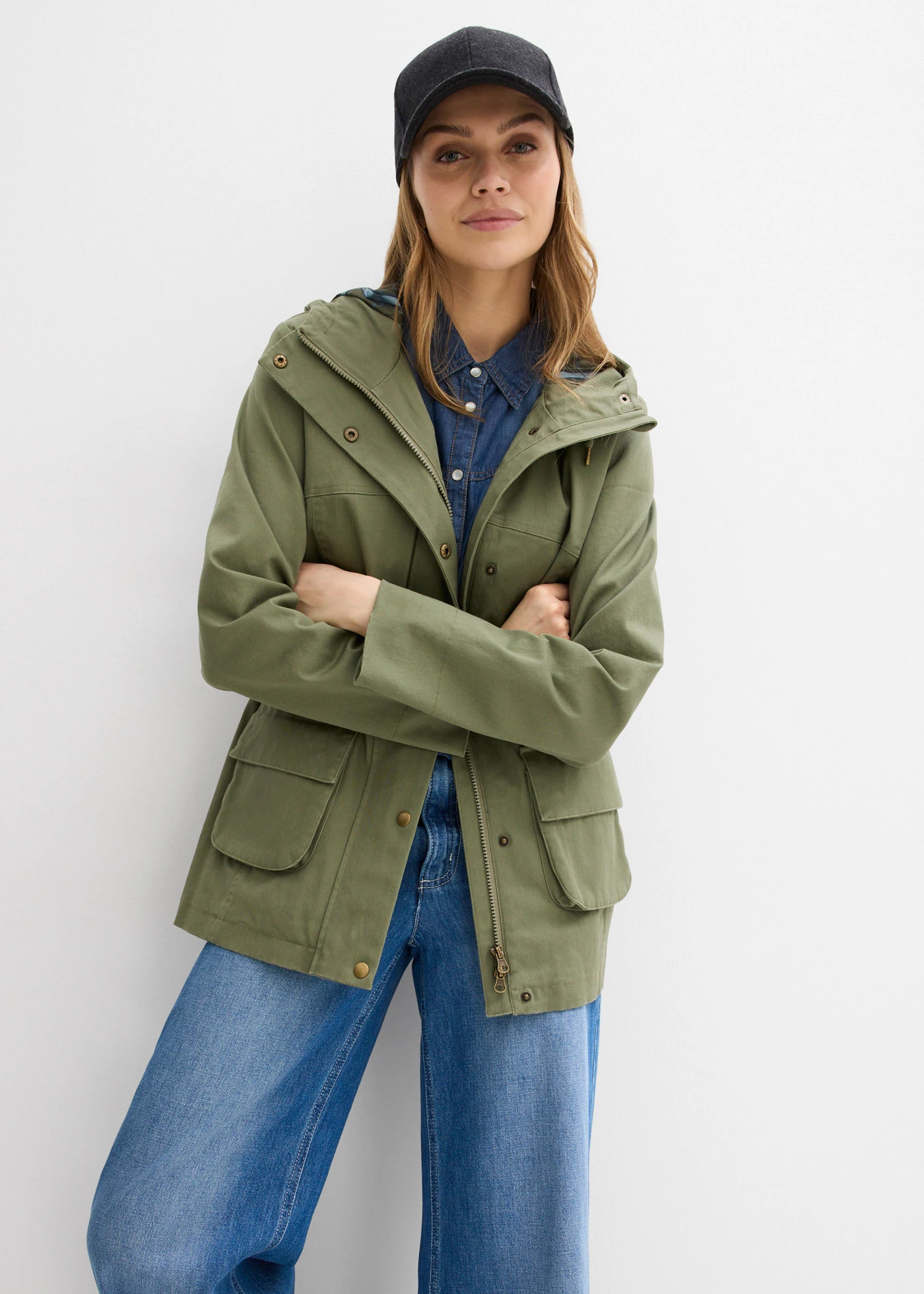 Veste déperlante avec doublure à carreaux • olive • Boutique bonprix
