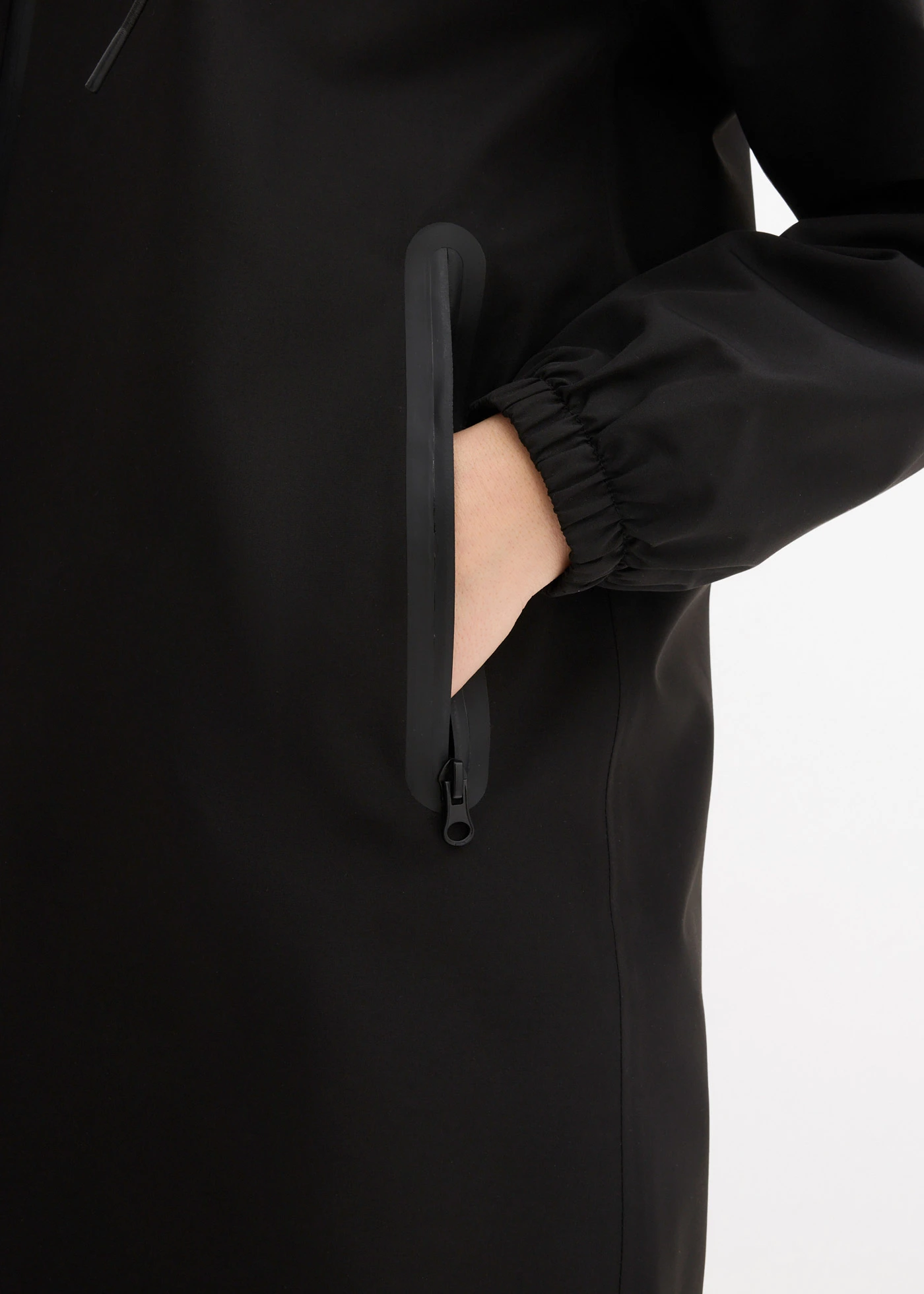 Pršiplášť, ľahký, s taškou Crossbody • čierna • obchod bonprix