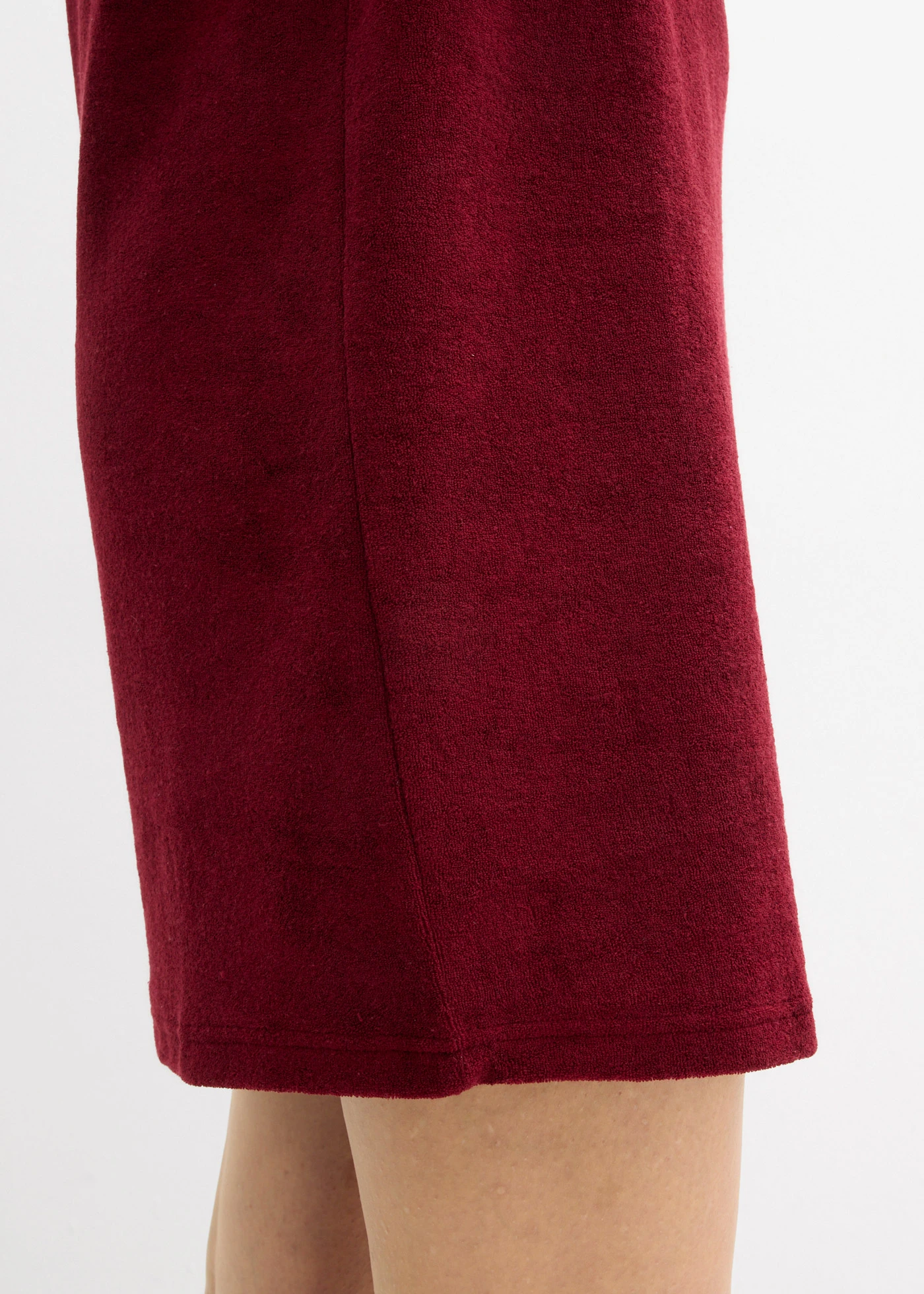 Sukienka T-shirtowa z frotte • czerwony rubinowy • sklep bonprix