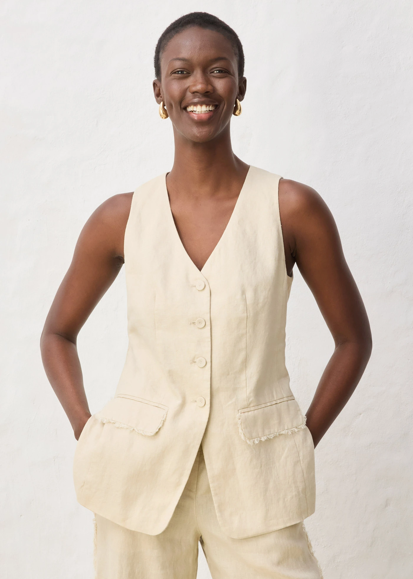 Veste de costume sans manches 100% lin • sable clair • Boutique bonprix