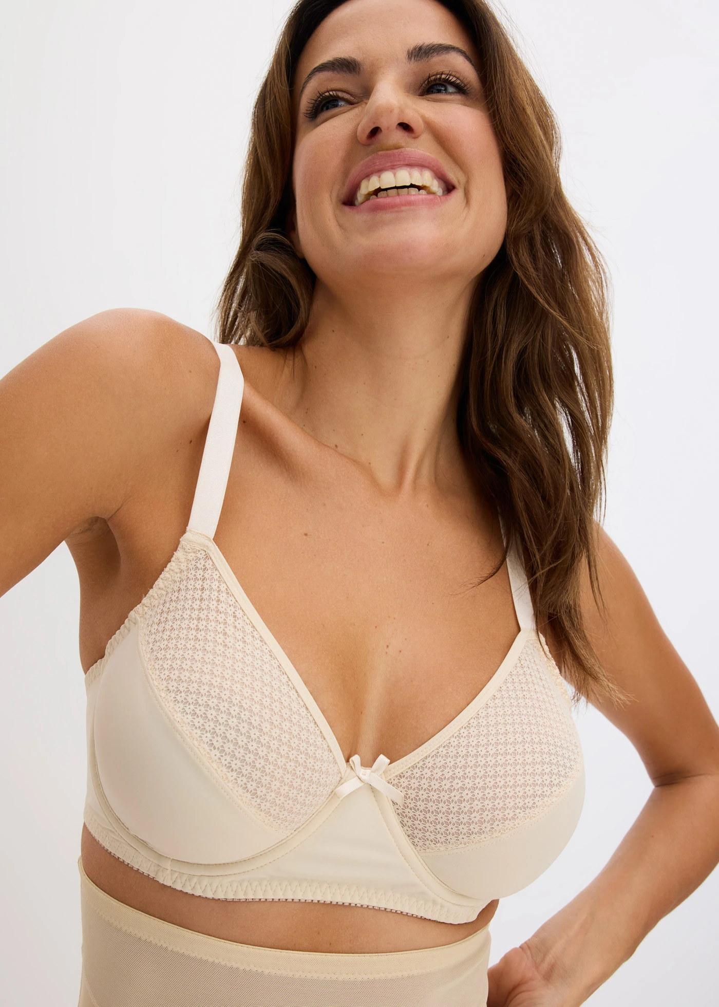 Soutien-gorge minimiseur avec mesh • beige sable • Boutique bonprix