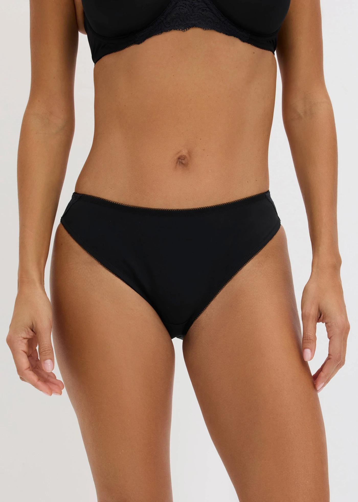 Slip avec dentelle • noir • Boutique bonprix