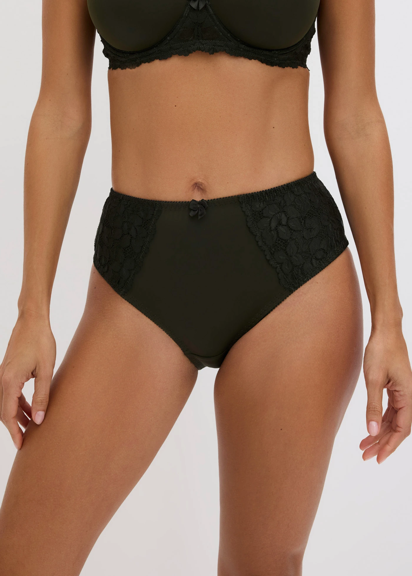 Lot de 2 slips maxi avec dentelle • olive foncé • Boutique bonprix