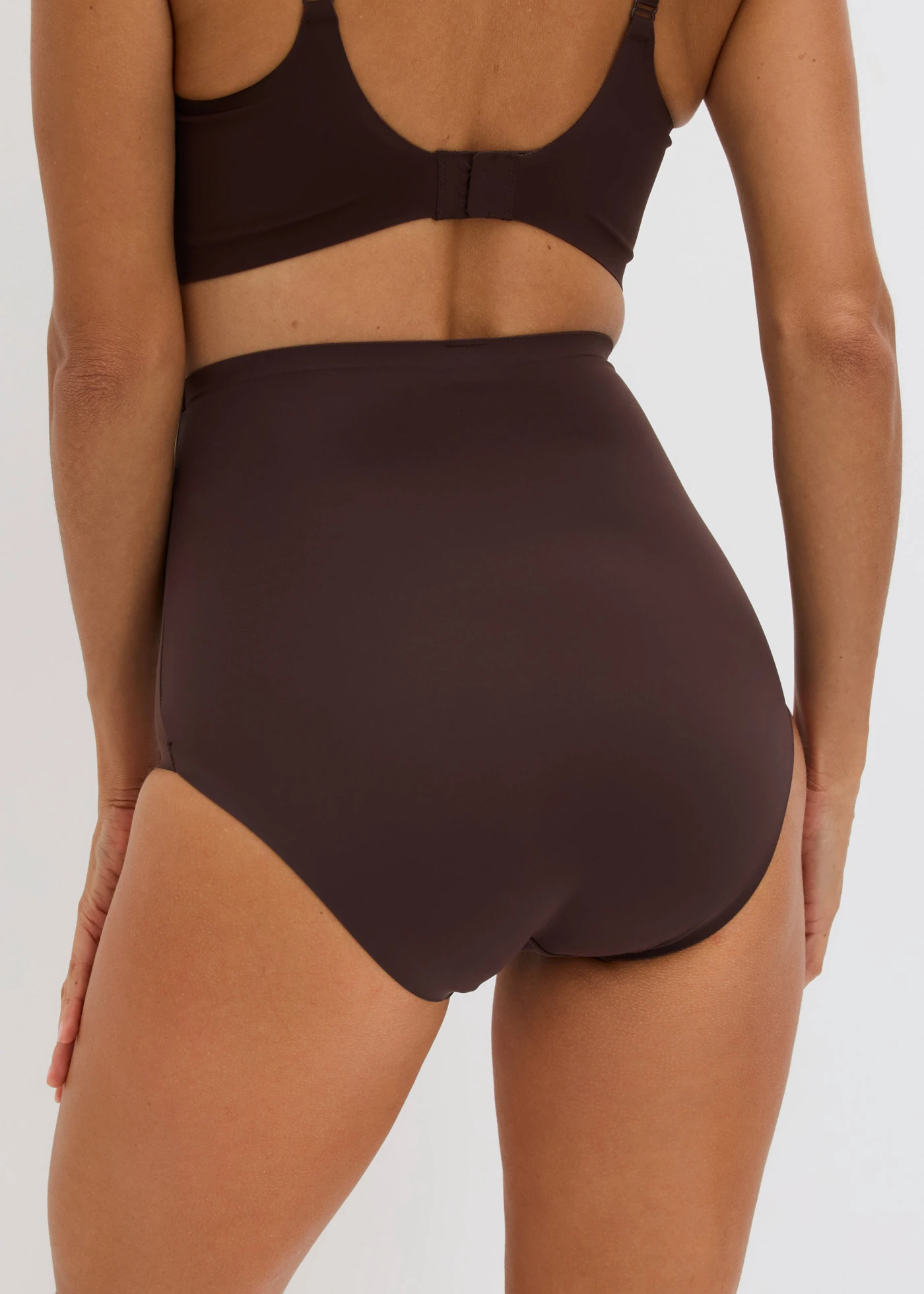Chilot panty cu efect shape mediu (set/3 buc.) • maro închis+bej nisipiu+negru • magazin bonprix