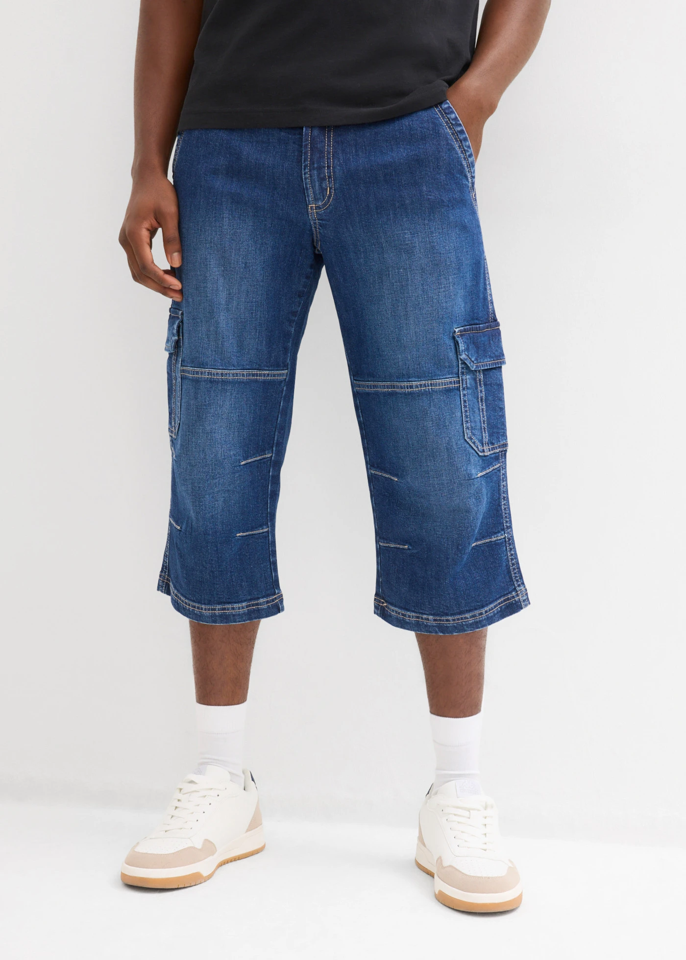 Jeansy bojówki 3/4 regular fit z prostymi nogawkami • niebieski denim • sklep bonprix