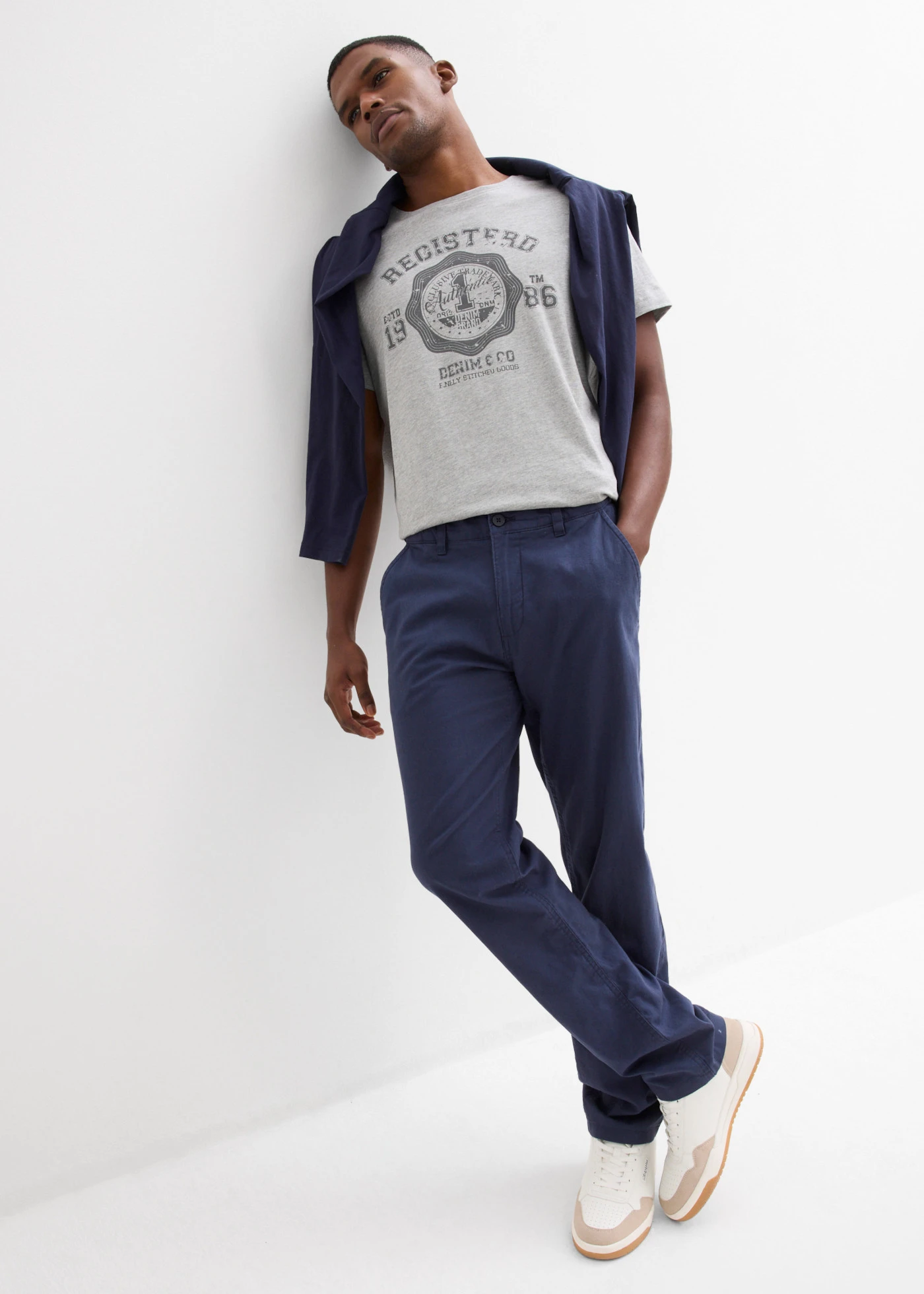 Pantaloni chino Regular Fit din material cu in 100%, straight • bleumarin • magazin bonprix