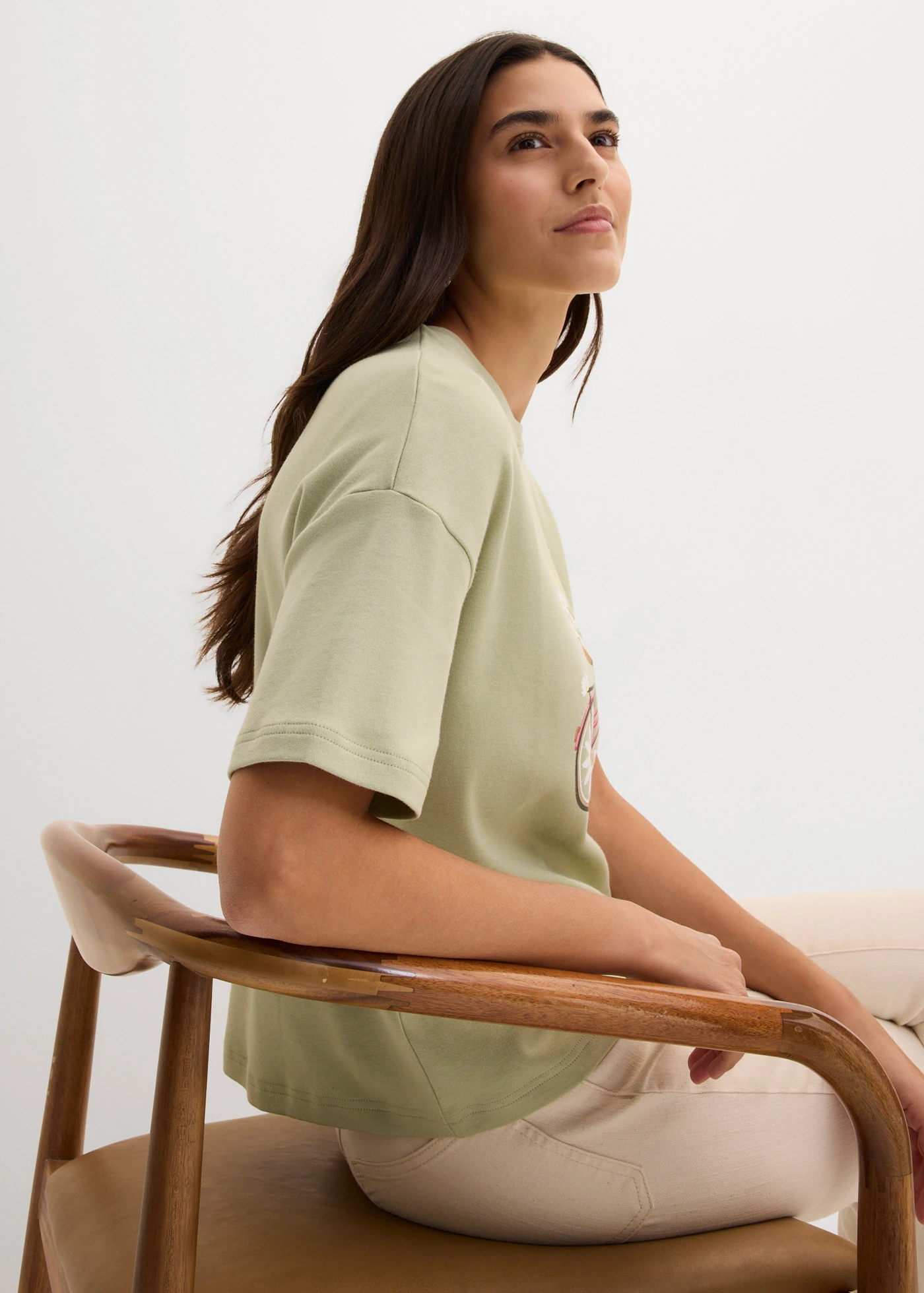 Tricou lejer din bumbac 100% • verde pal cu imprimeu • magazin bonprix