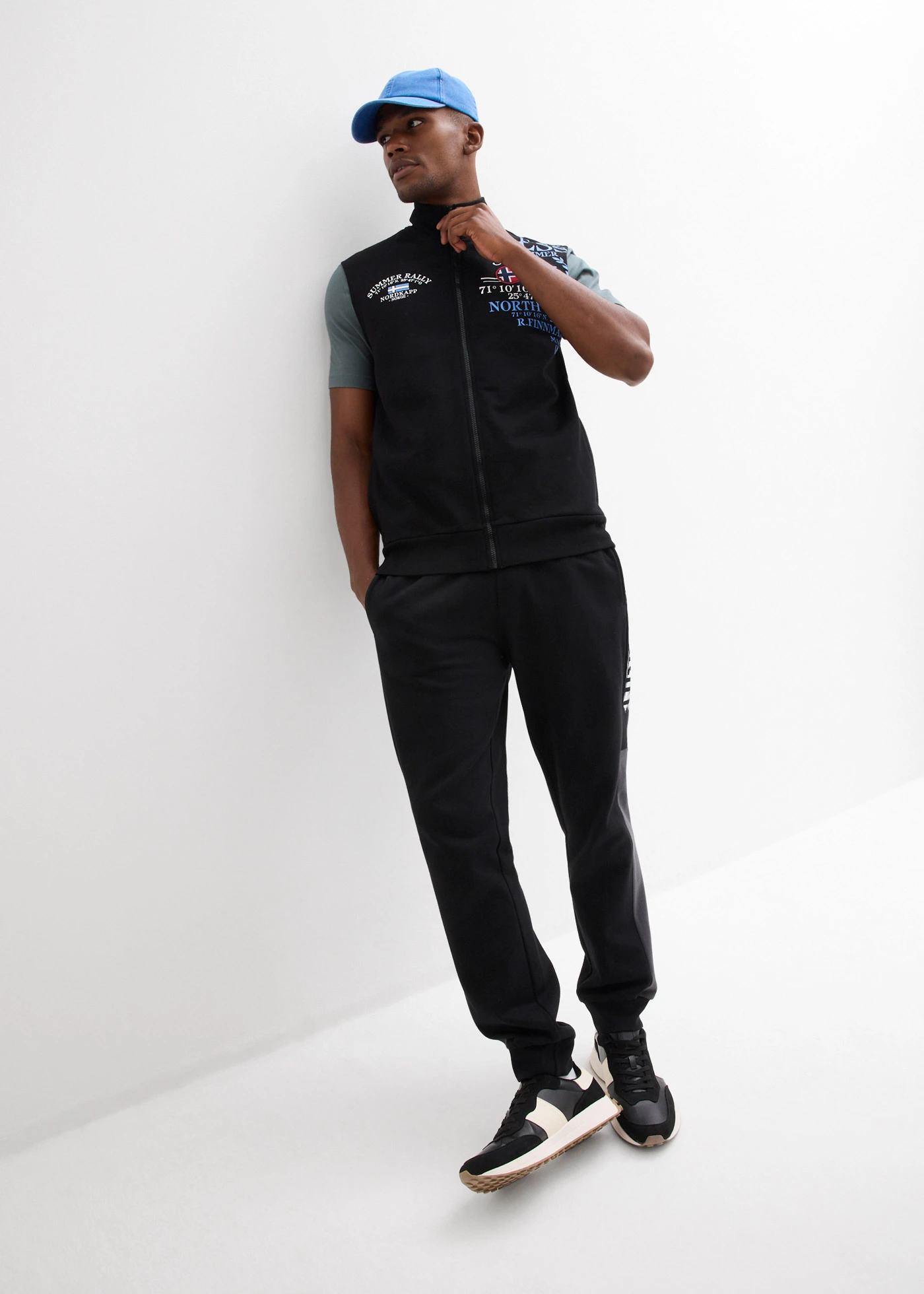 Sweat bodywarmer met opstaande kraag • zwart met print • bonprix online shop