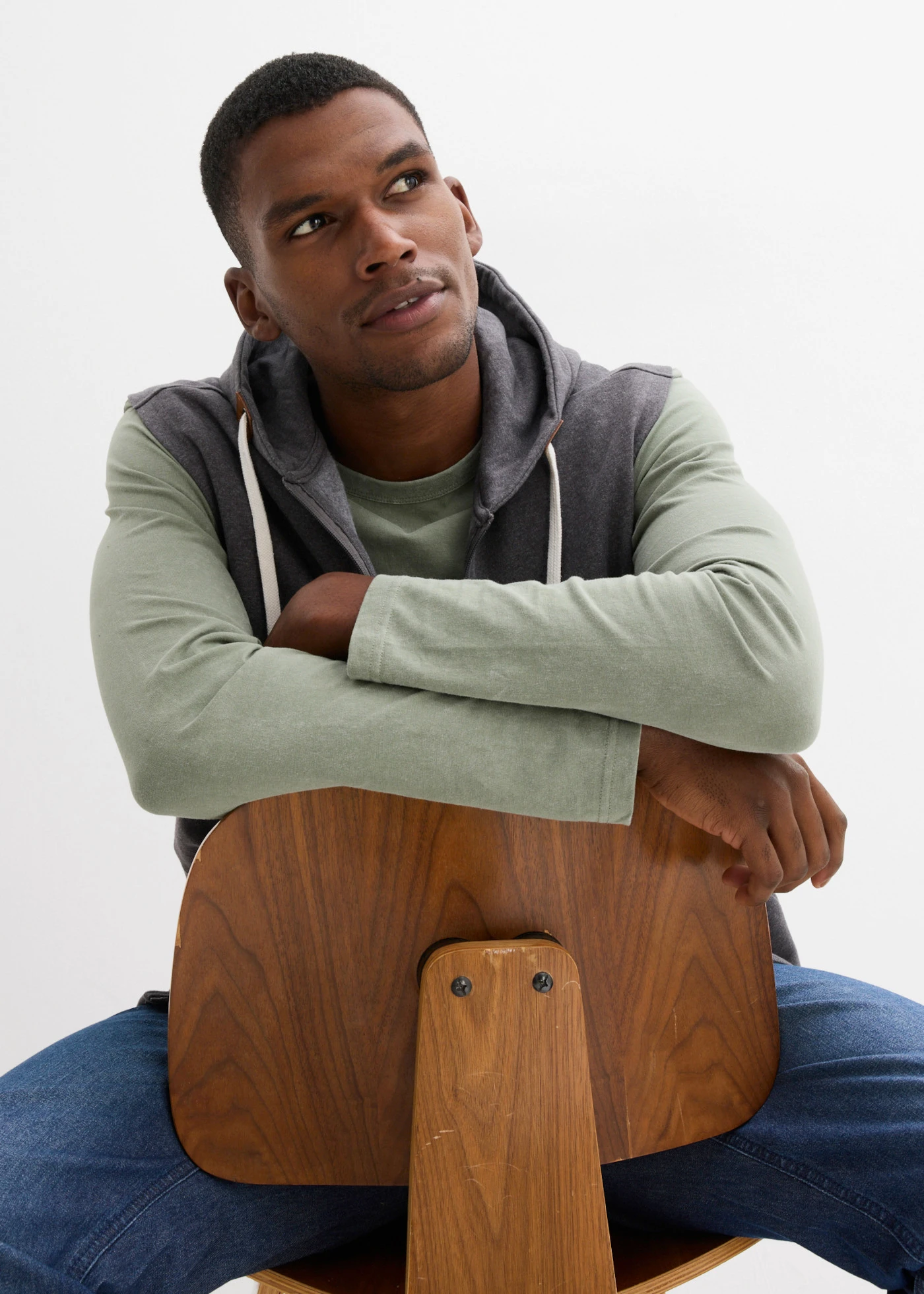 Vesta z teplákoviny, s kapucí, z měkké bavlněné směsi • břidlicově šedá melír • bonprix obchod