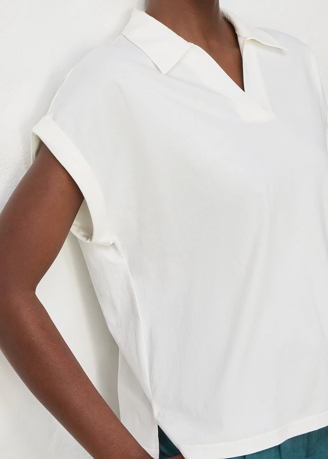 Wijd poloshirt met zijde • wolwit • product-page.page-title-suffix