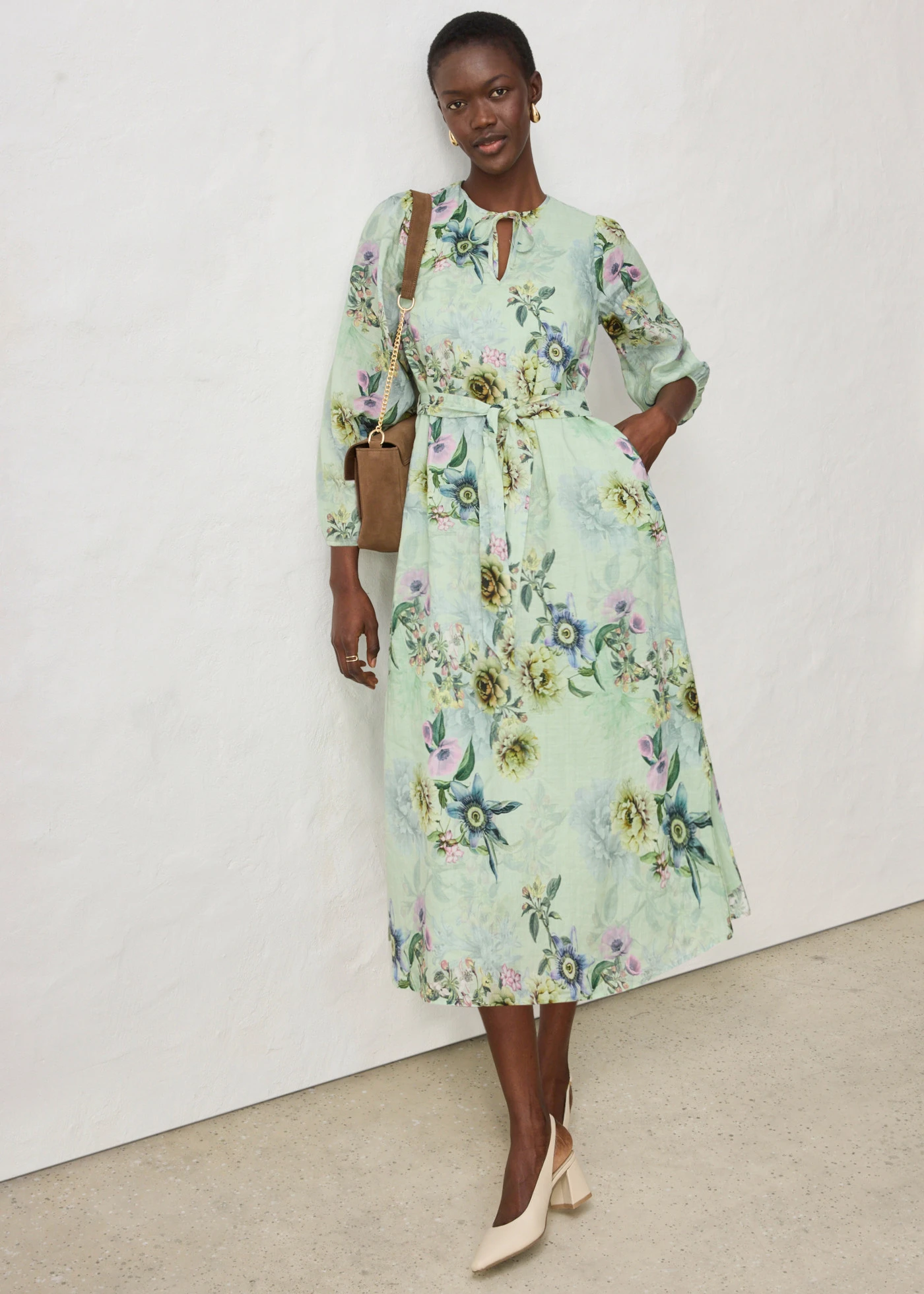 Rochie maxi din material ramie • verde pal cu imprimeu • magazin bonprix