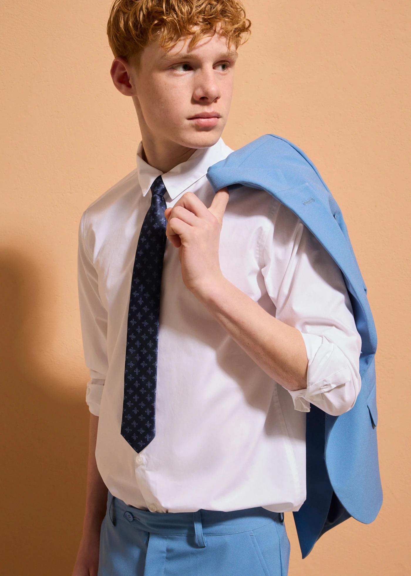 Garnitur + koszula + krawat (komplet 4-częściowy) • niebieski + biały + granatowy • sklep bonprix