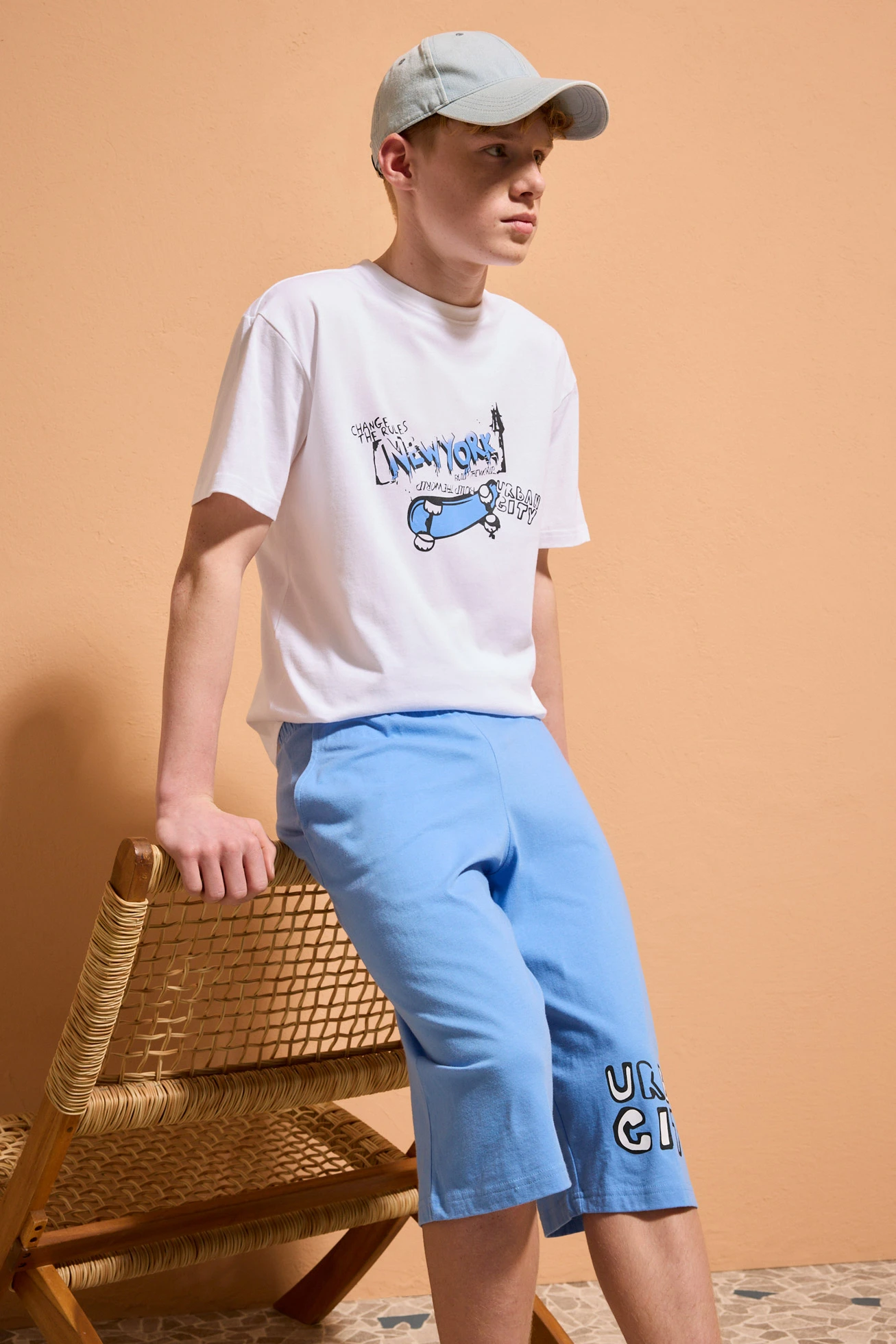 Tricou Loose Fit și bermude lungi din jerse din bumbac organic 100% (set/2 buc.) • alb+albastru modern cu imprimeu • magazin bonprix