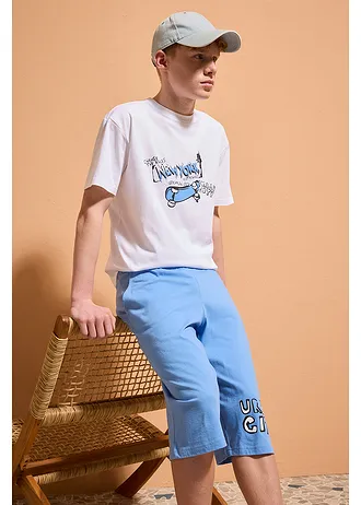 Tricou Loose Fit și bermude lungi din jerse din bumbac organic 100% (set/2 buc.) • alb+albastru modern cu imprimeu • magazin bonprix
