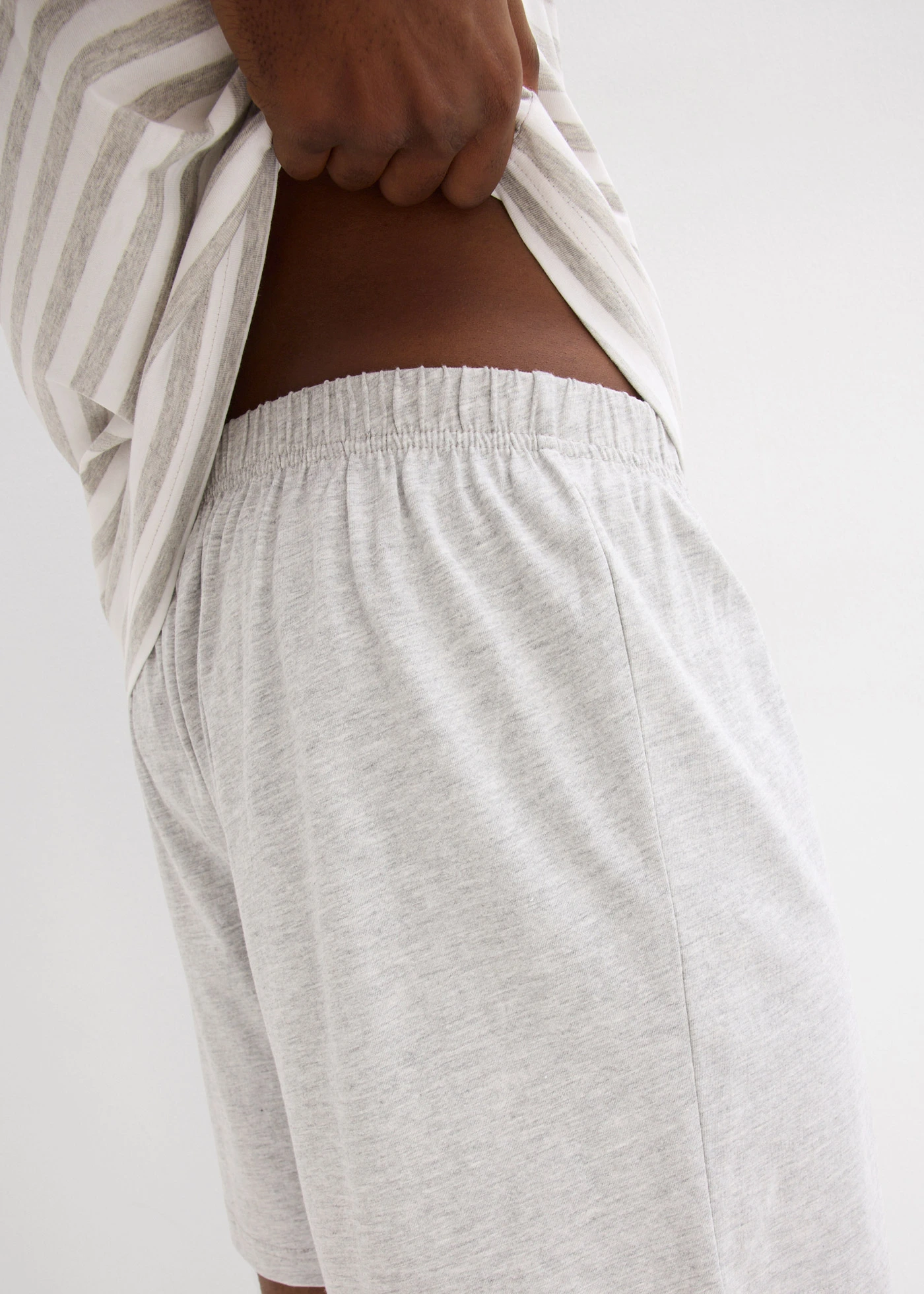 Pijama cu pantaloni scurți • gri deschis melanj/alb cu dungi • magazin bonprix