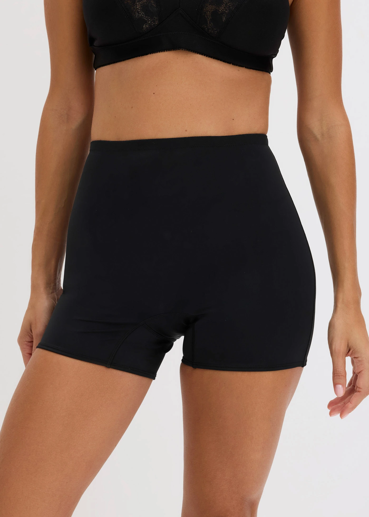 Lot de 2 panties sculptants, maintien modéré • 2x noir • Boutique bonprix