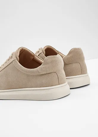 Sneakersy ze skóry welurowej • jasny piaskowy • sklep bonprix