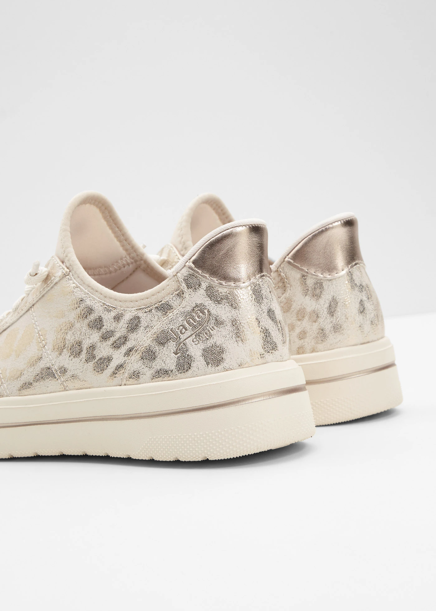 Jana slip-in sneakers in comfortabele breedte • goudkleur met luipaardprint • bonprix online shop