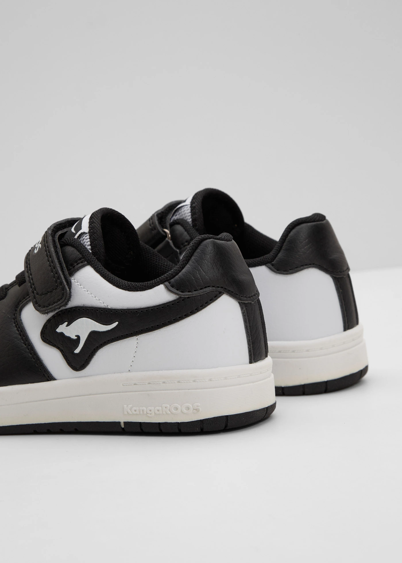 Kangaroos sneakers • zwart/wit • bonprix online shop