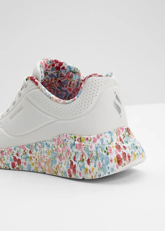 Pantofi sport Skechers cu spumă memory alb înflorat • preţ 389,90