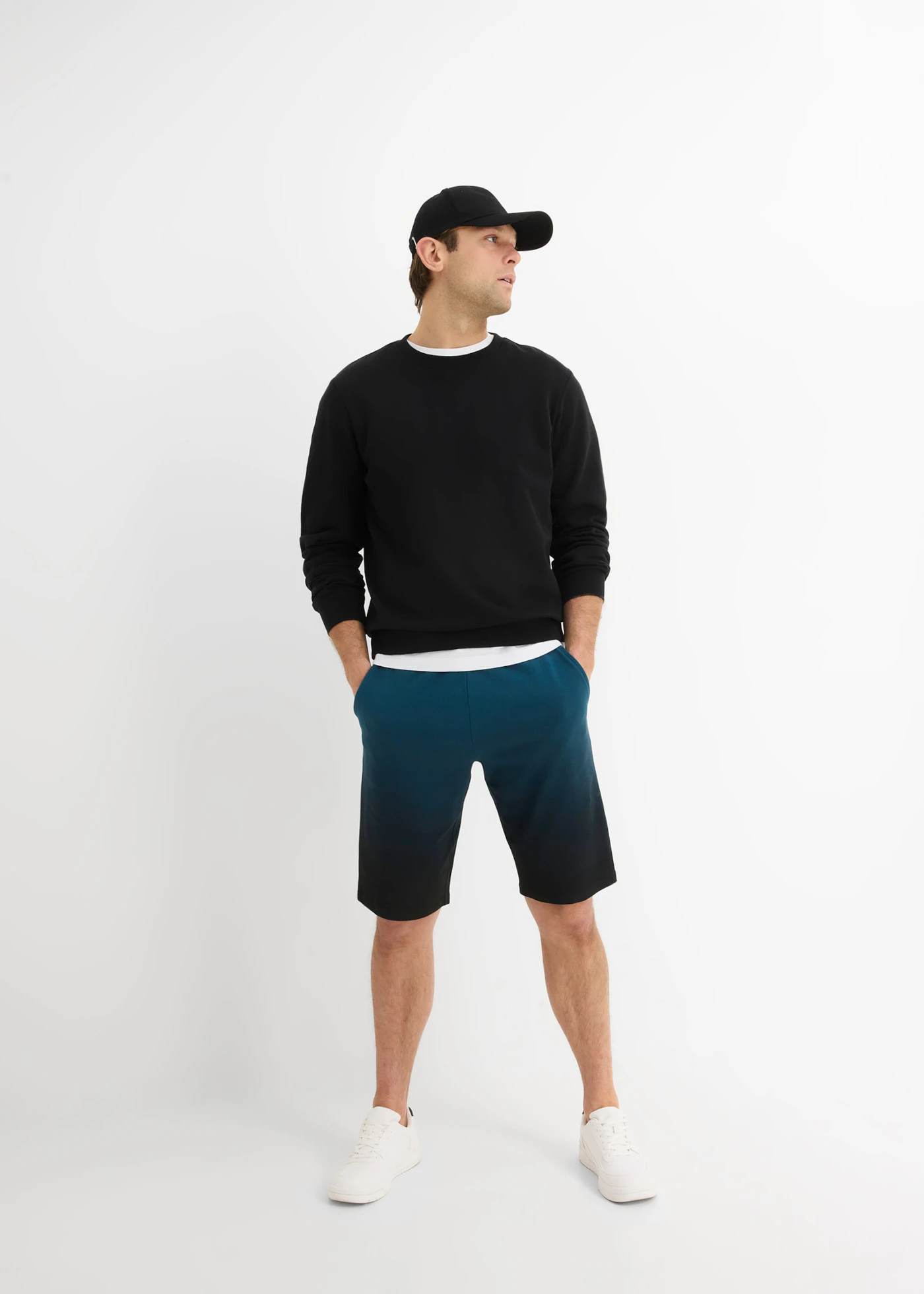 Bermuda sweat 100% coton • pétrole/noir imprimé • Boutique bonprix