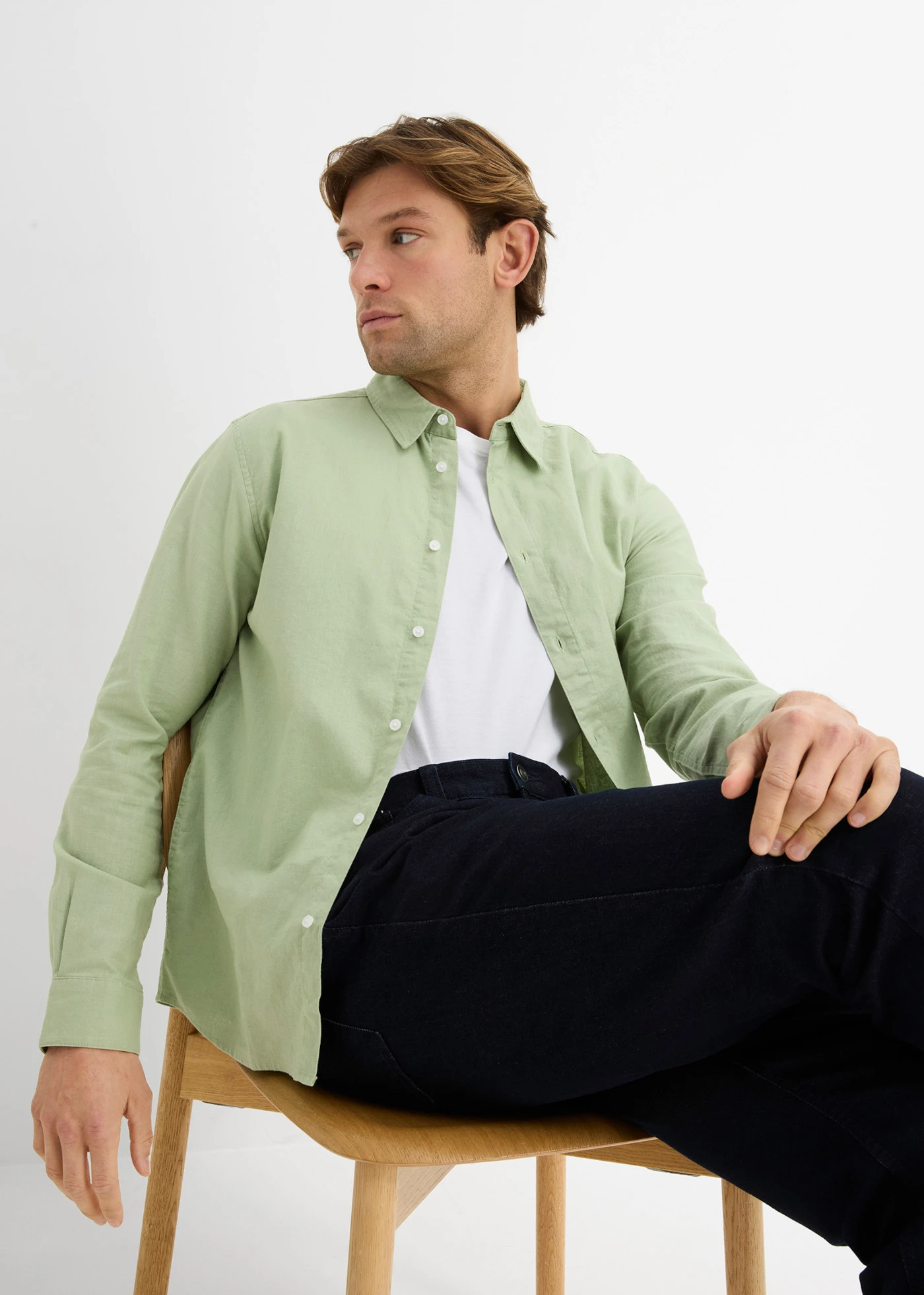 Overhemd met lange mouwen van een luchtige linnenmix, modern fit • bleekgroen • bonprix online shop