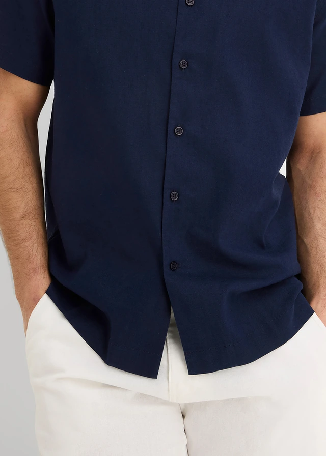Overhemd met linnen en korte mouwen, loose fit • donkerblauw • product-page.page-title-suffix