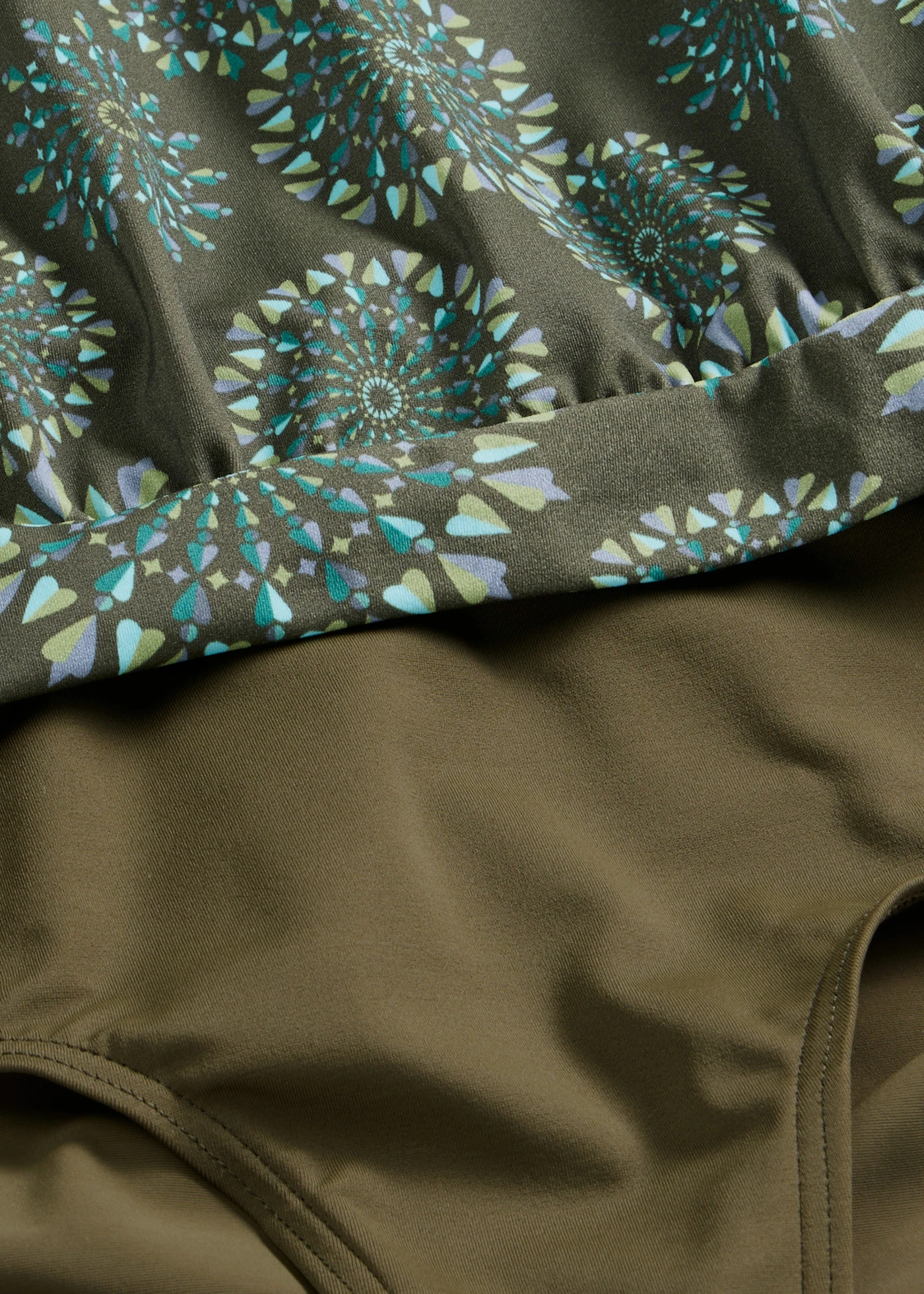 Tankini oversize à bretelles larges (ens. 2 pces) • olive foncé graphique • Boutique bonprix