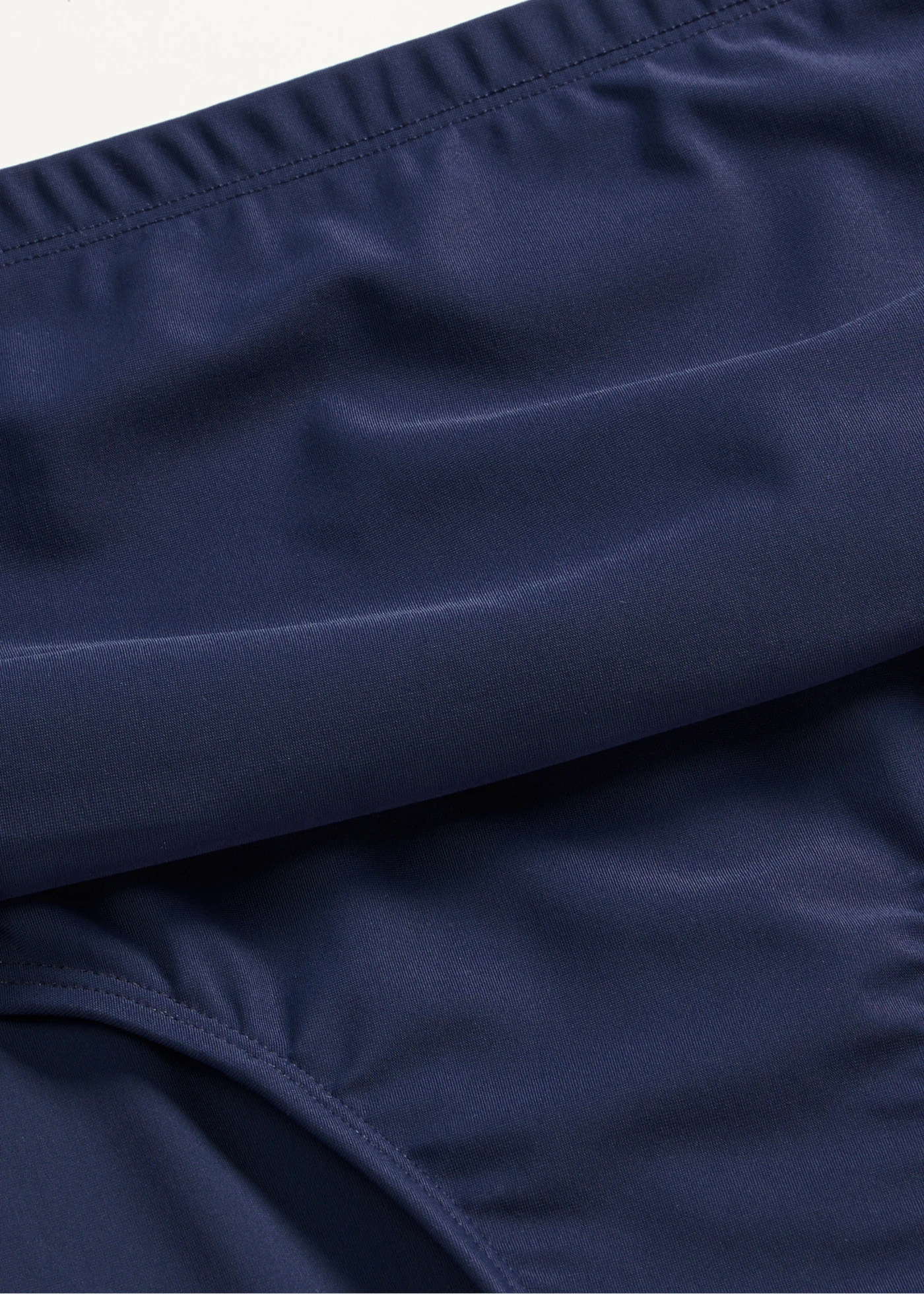 Bas de maillot taille haute sculptant à fronces, maintien léger • bleu foncé • Boutique bonprix