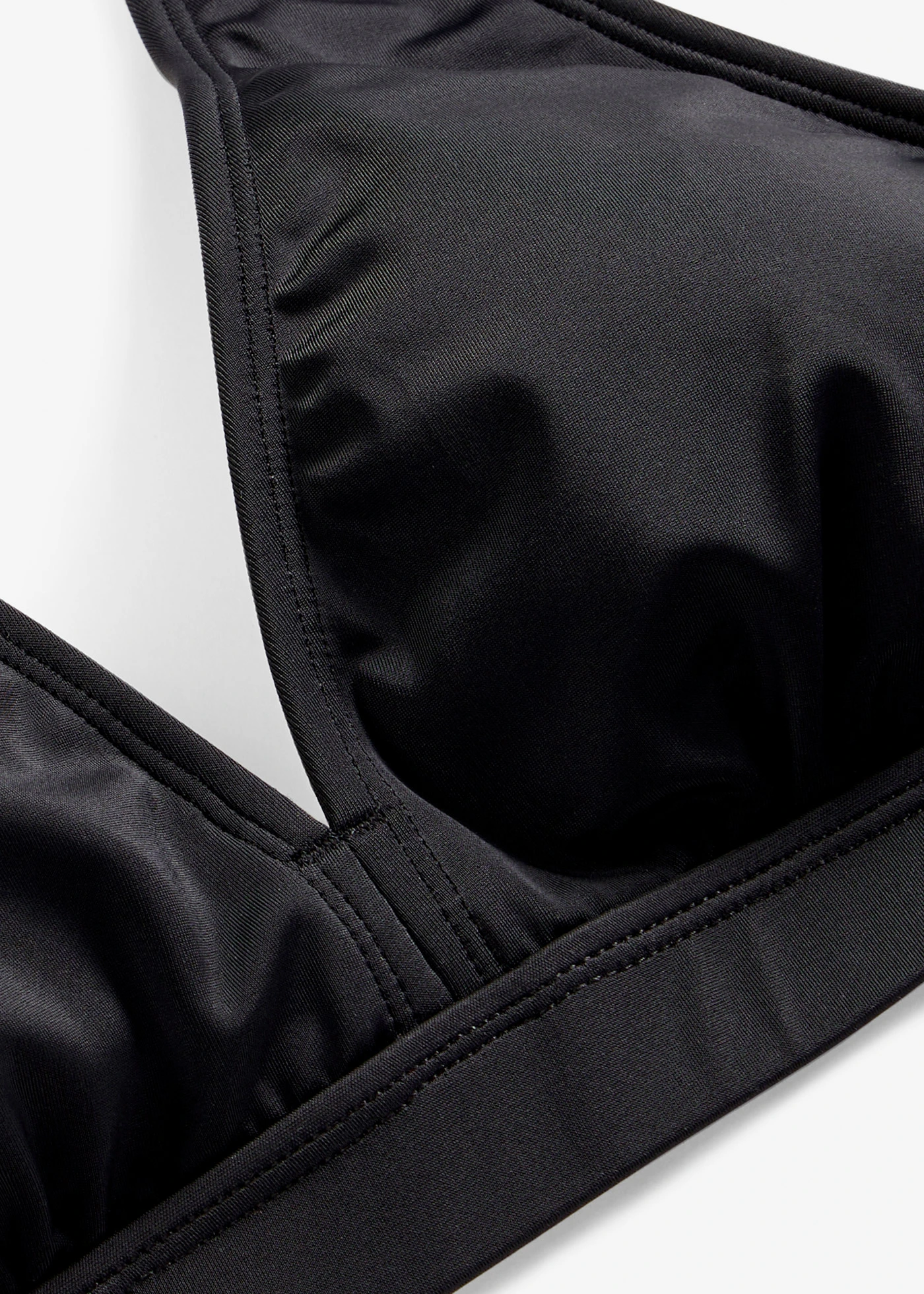 Haut de maillot dos nu à encolure V • noir • Boutique bonprix