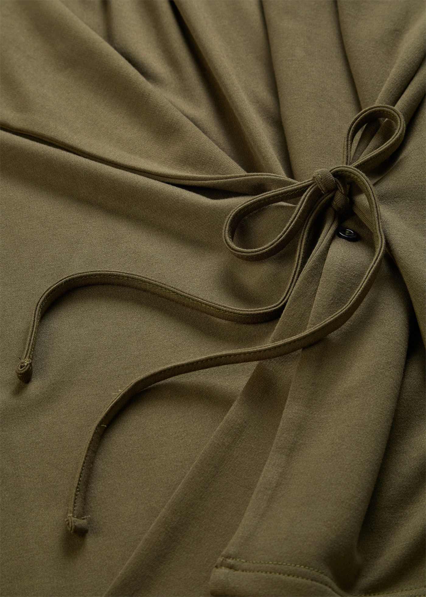 Chemisier en jersey à nouer sur le côté • olive foncé • Boutique bonprix