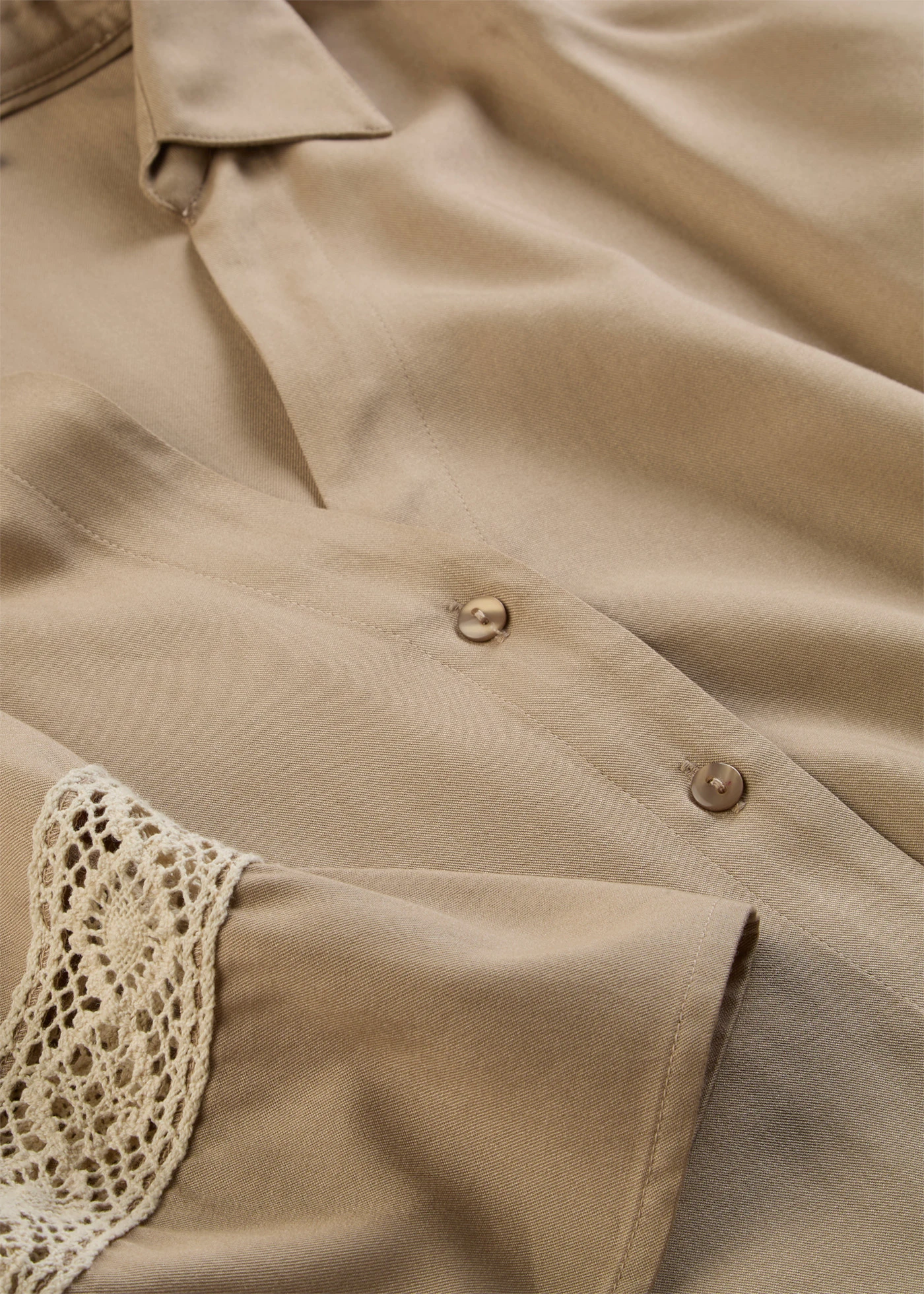 Bluzka z lejącej wiskozy • beżowy trzcinowy-szarobeżowy • sklep bonprix