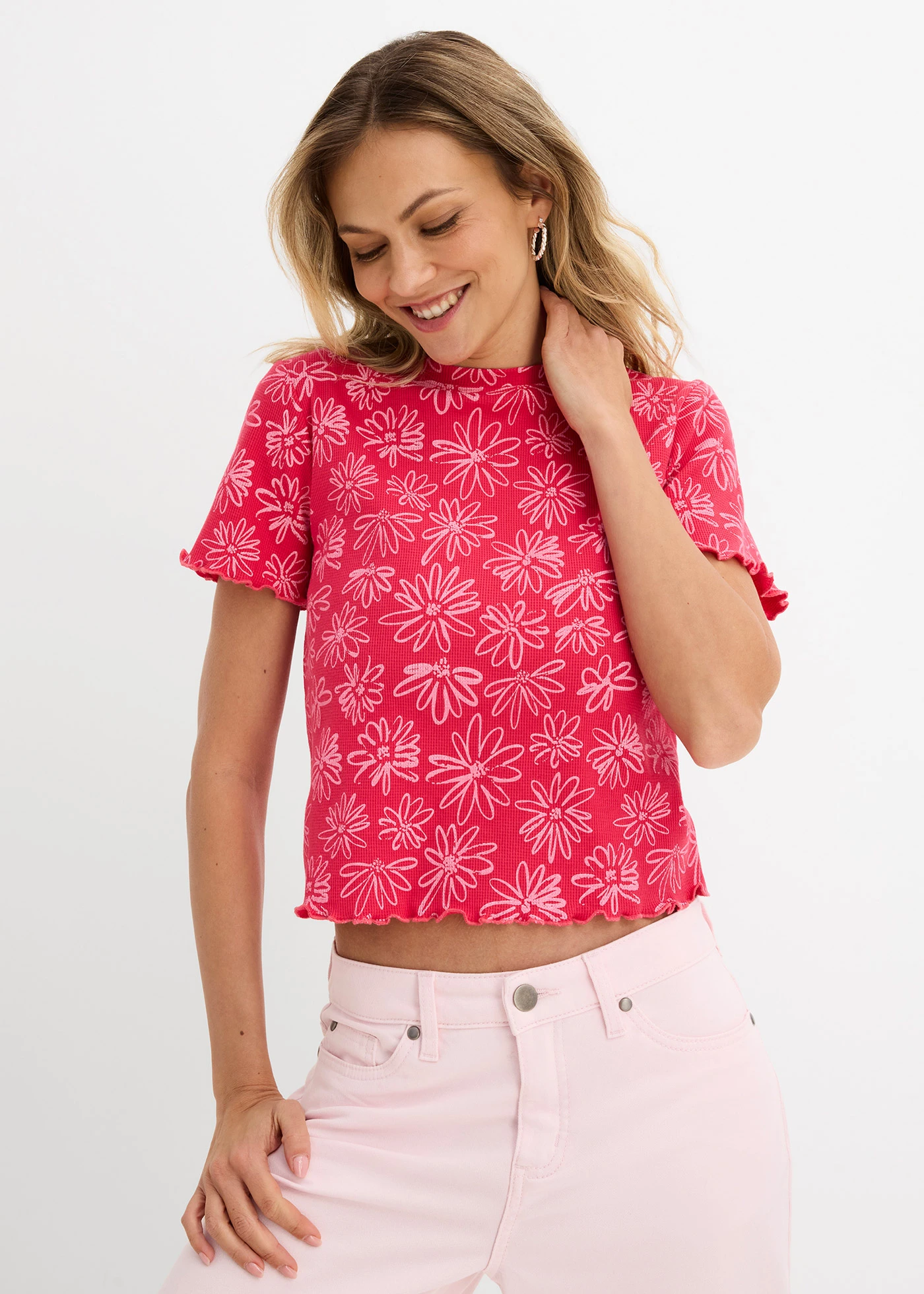 Rövid póló pamut-keverékből • hibiszkuszpink-rózsaszín virágmintás • bonprix áruház