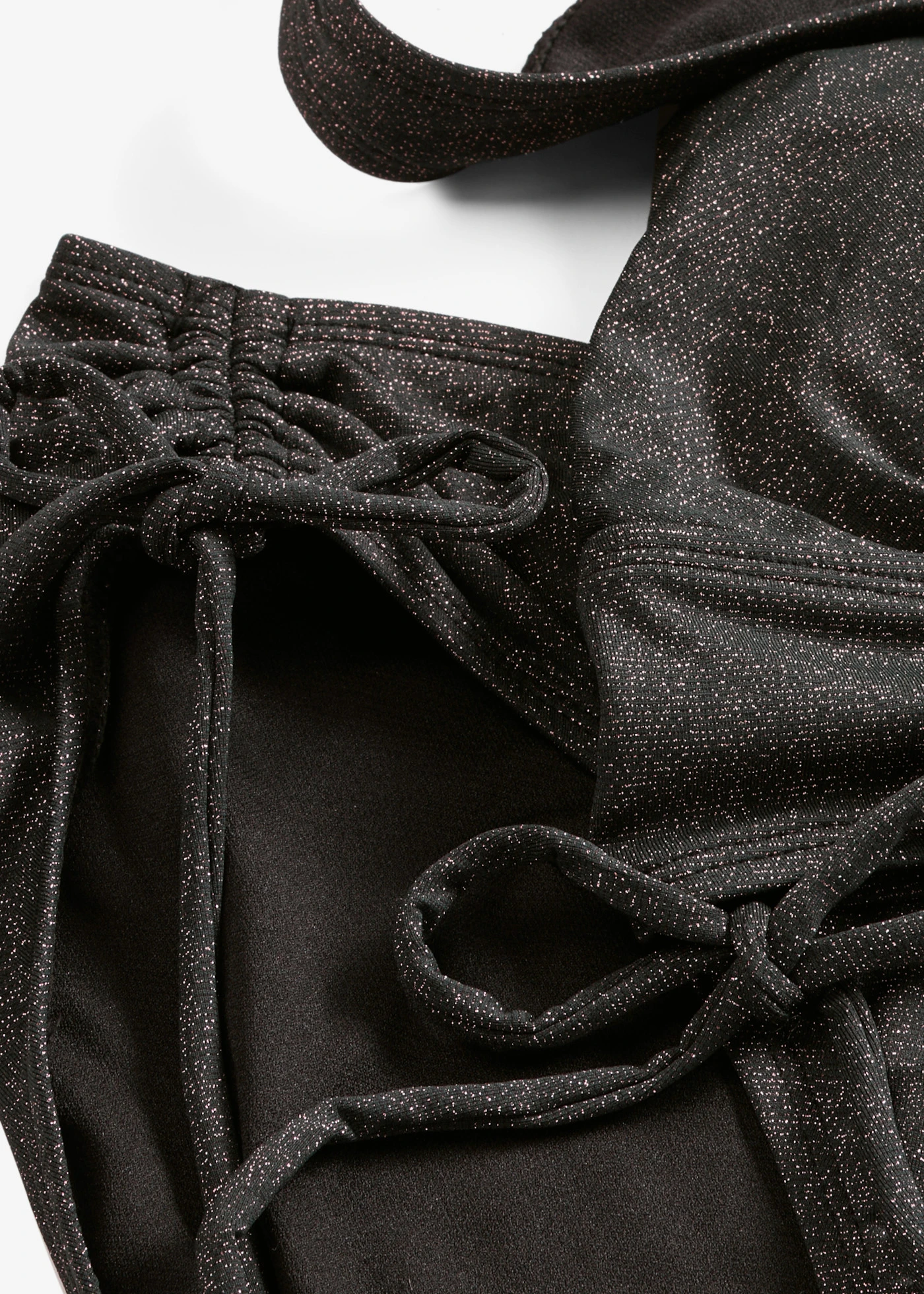 Bikini z połyskującego materiału (2 części) • czarno-złoty • sklep bonprix