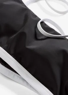 Bustier bikinifelső fehér kontraszt varrásvonalakkal • fekete • bonprix áruház